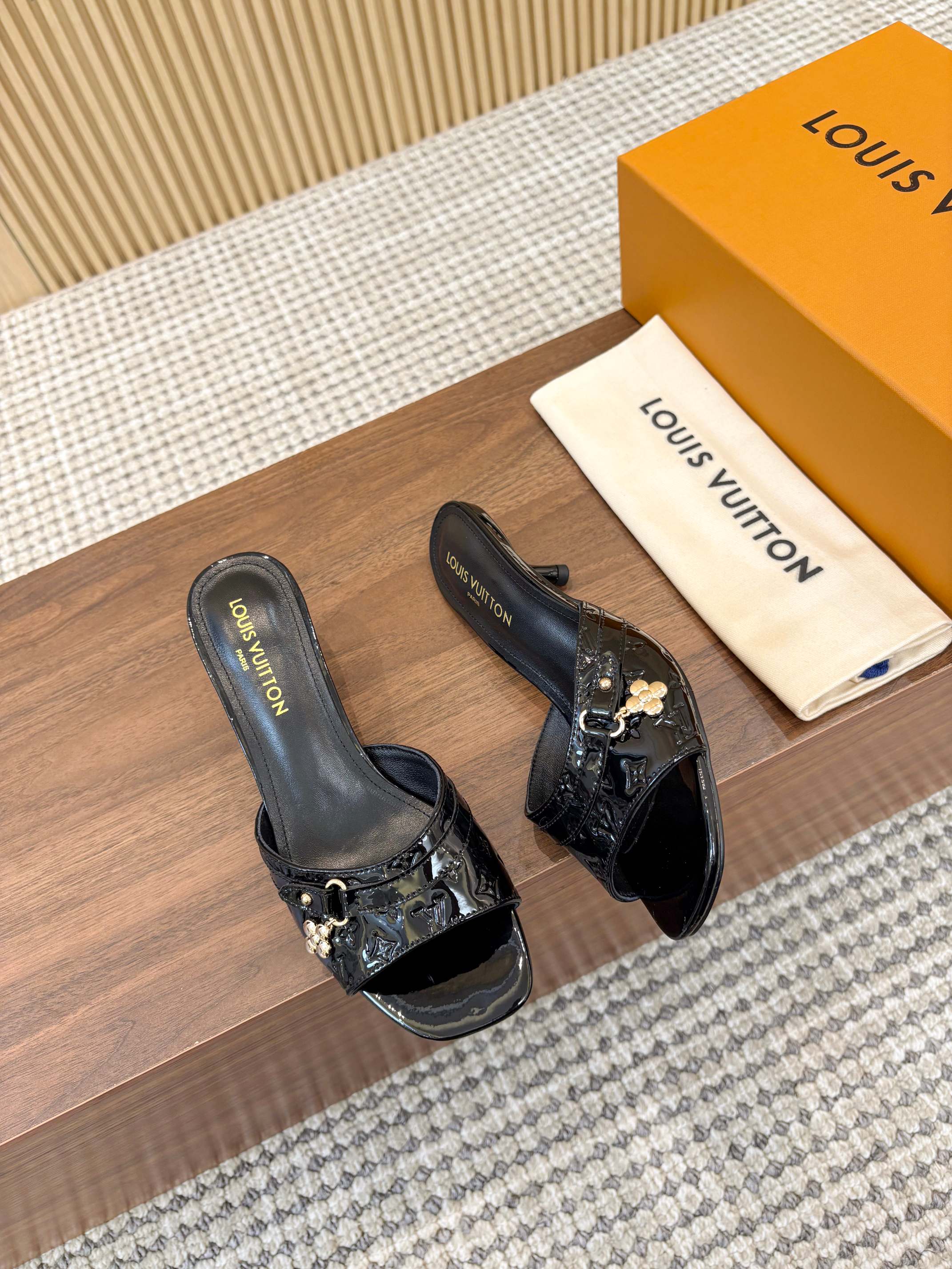 LV Summer footwear