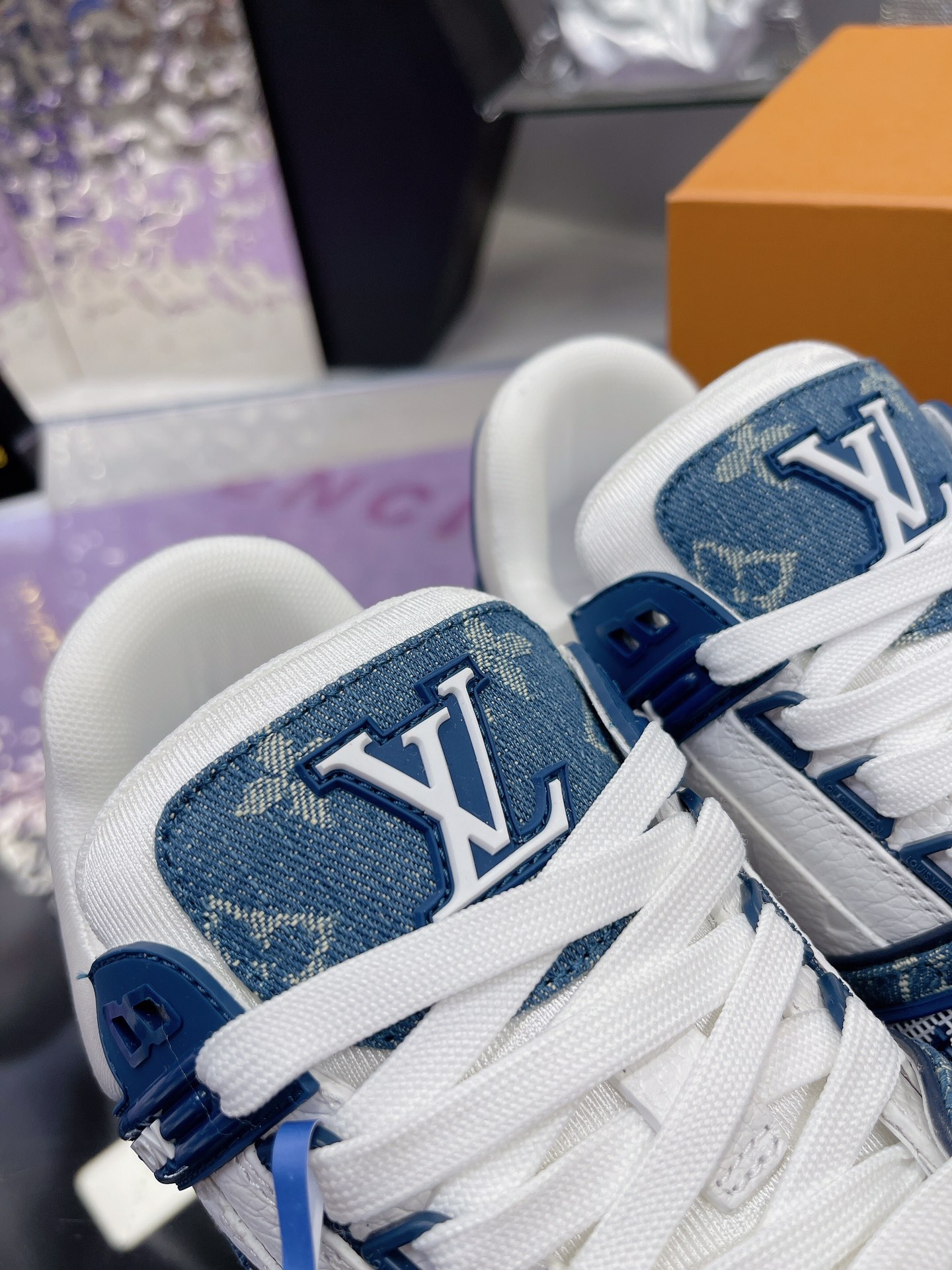 Lv Sneakers-243