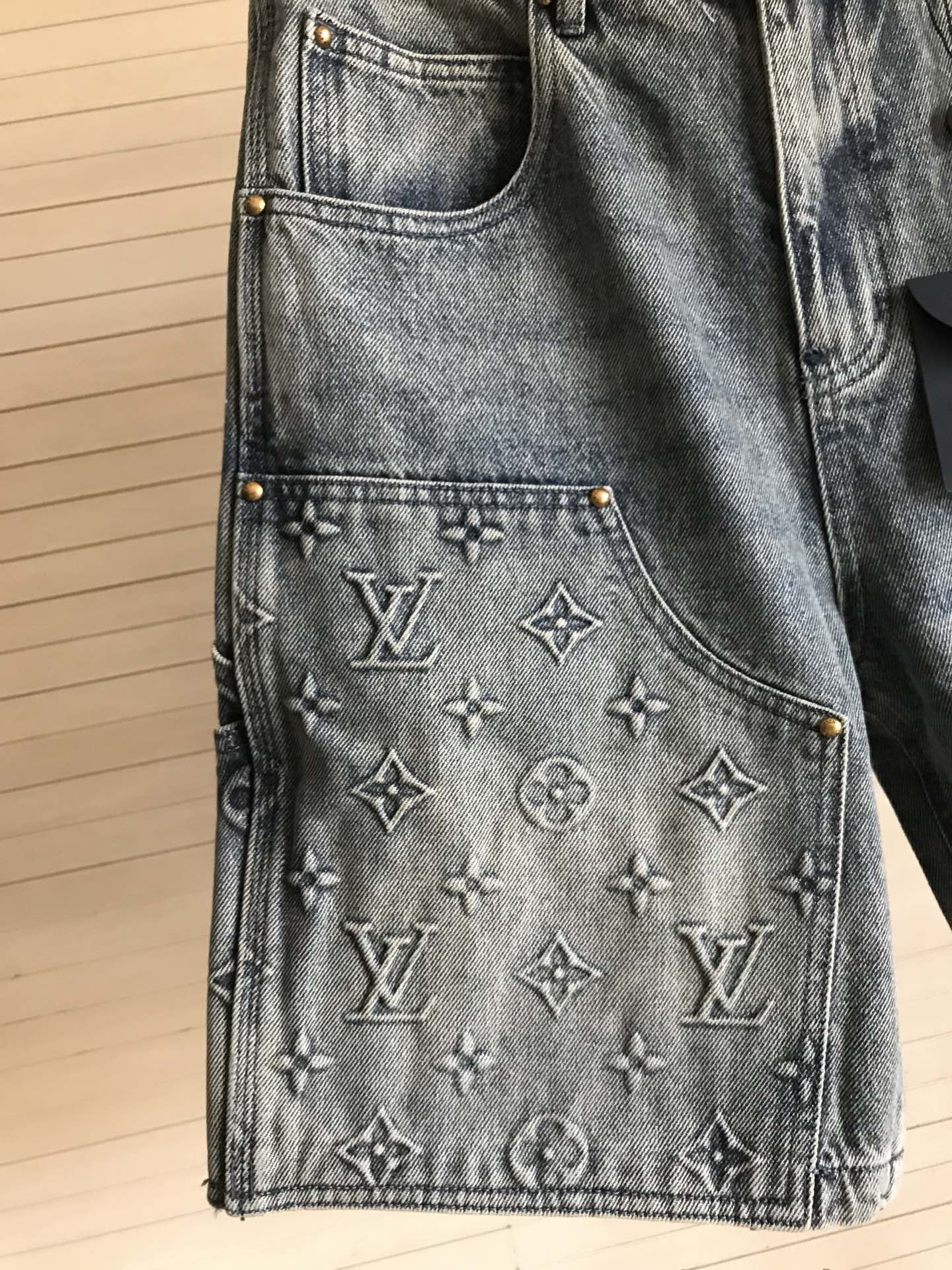 LV Clothing-16