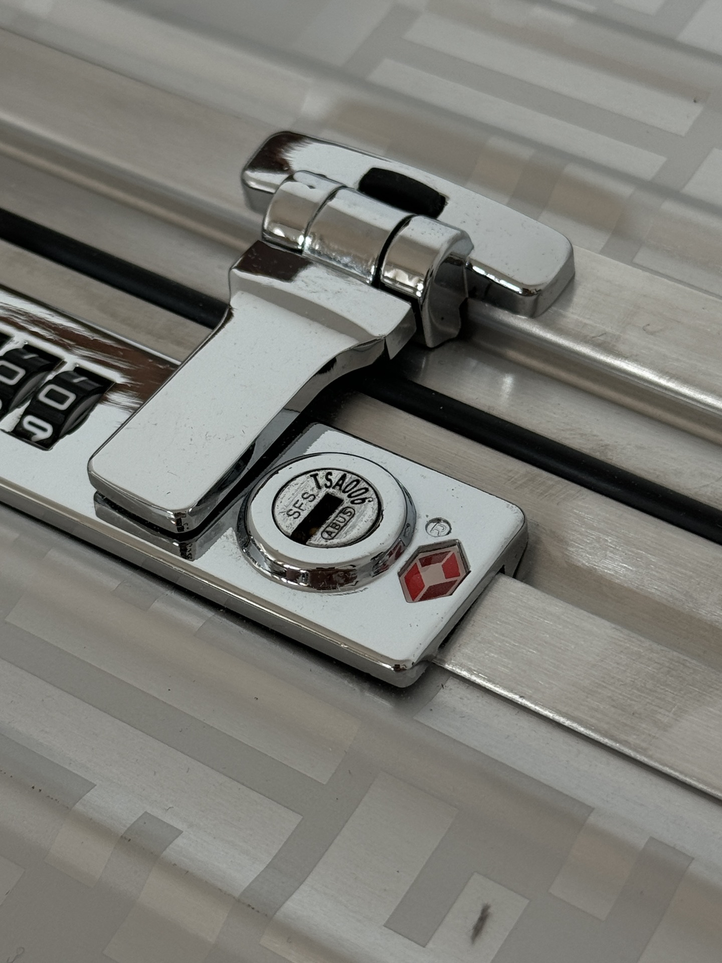 Fendi luggage-27