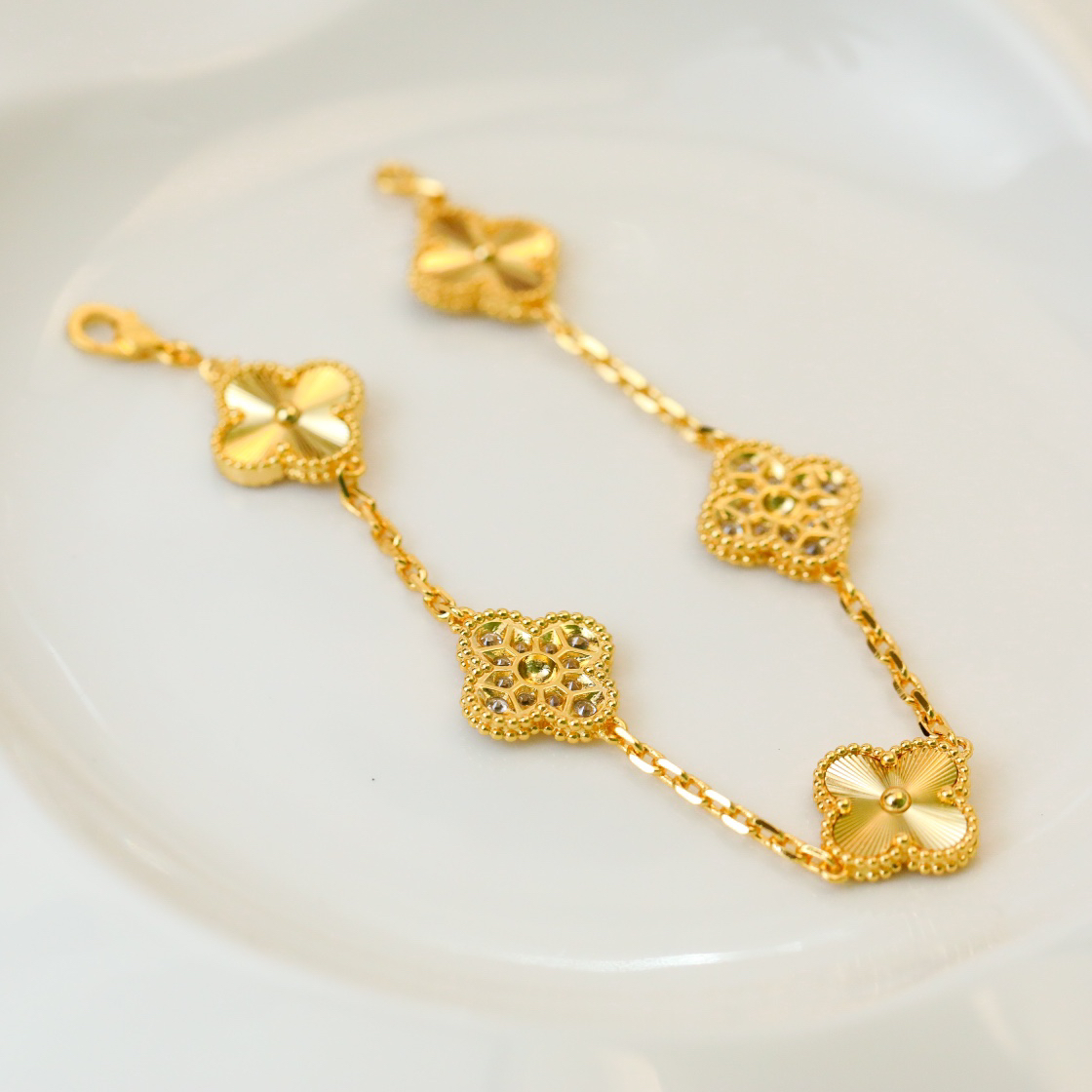 Van Cleef & Arpels Bracelet-77