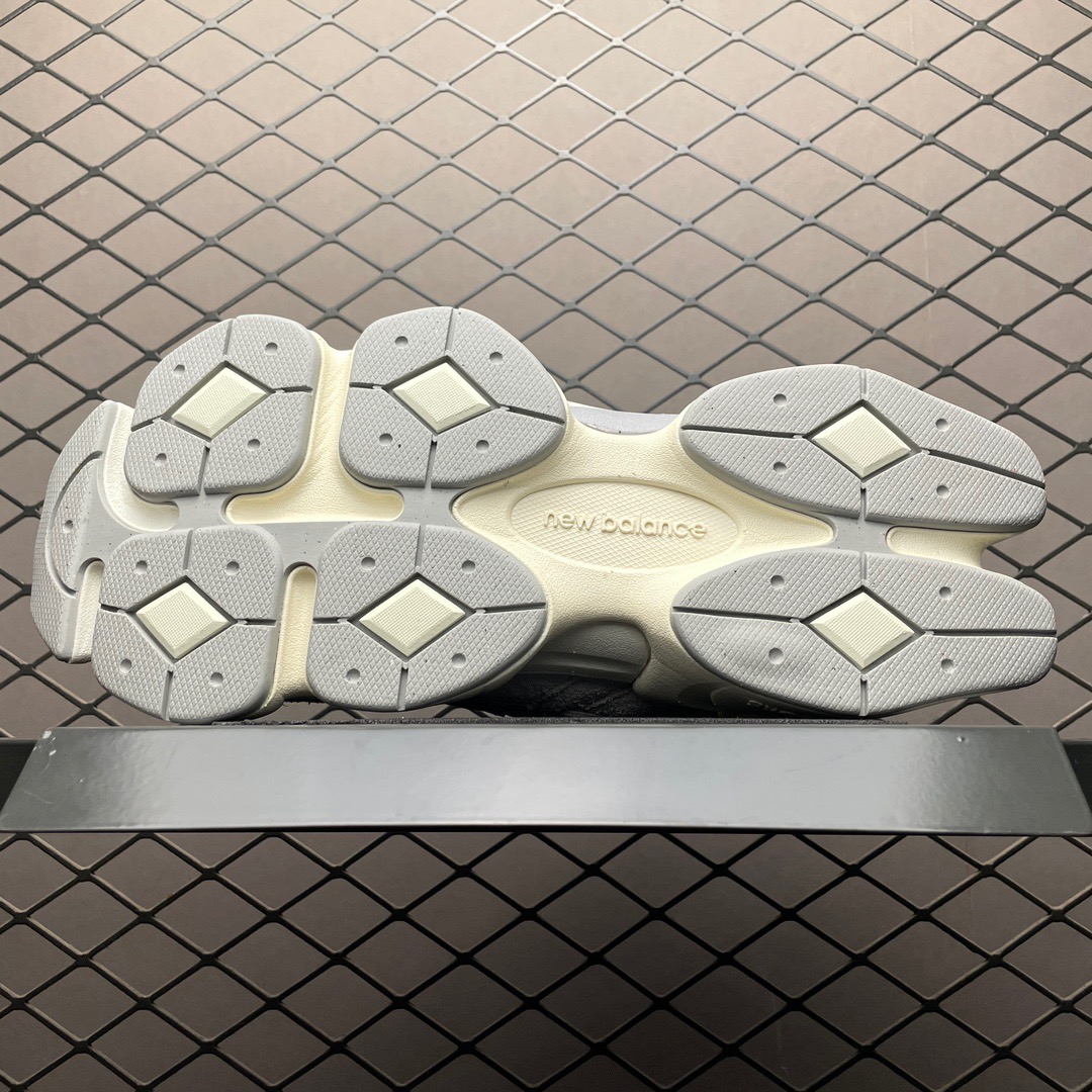 New Balance Sneakers-40