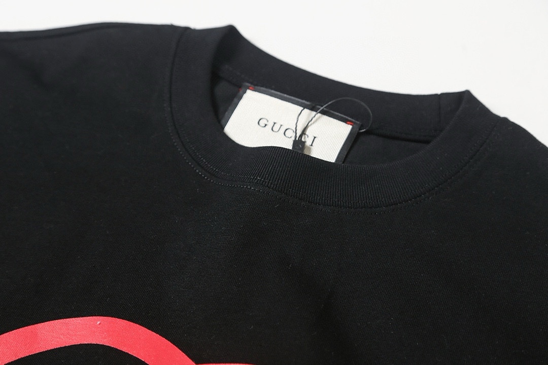 Gucci clothing-13