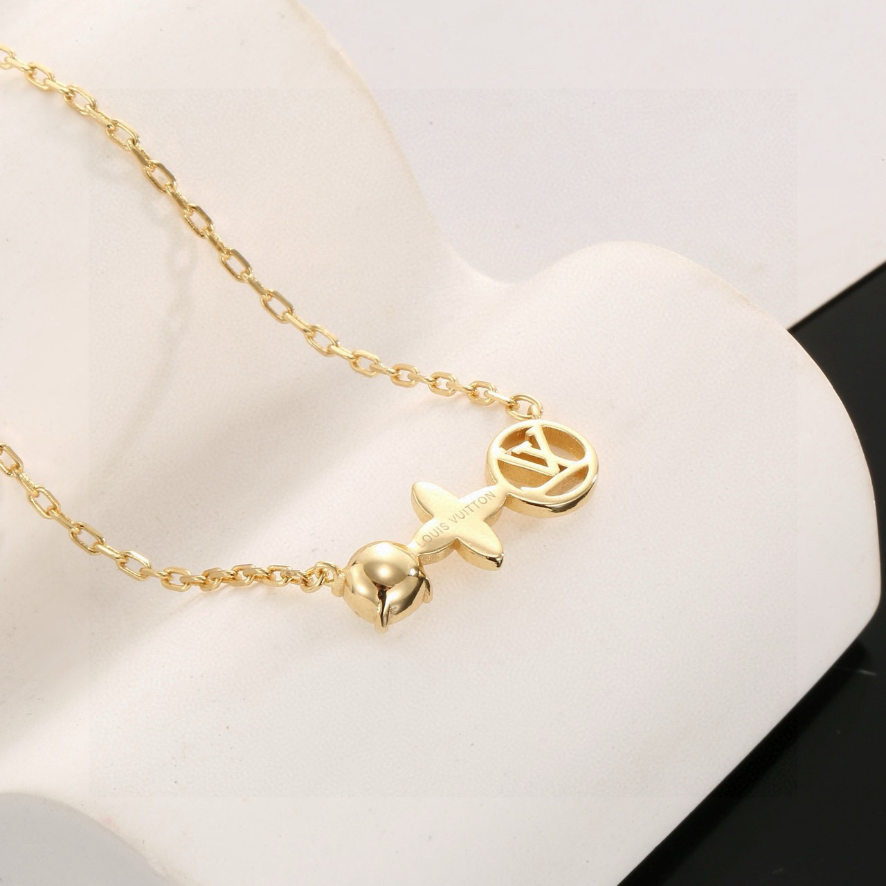 LV necklace-61