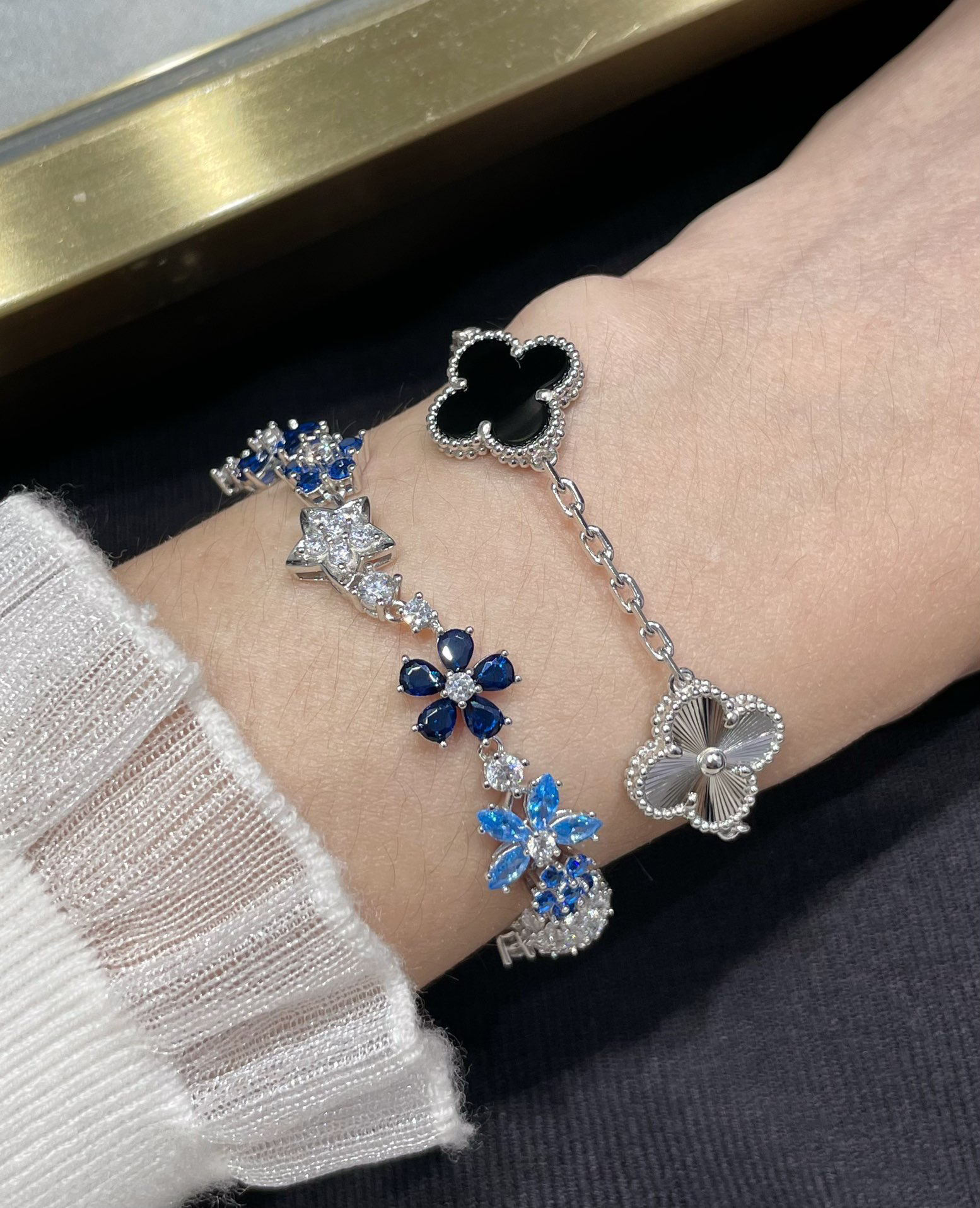 Van Cleef & Arpels Bracelet-43