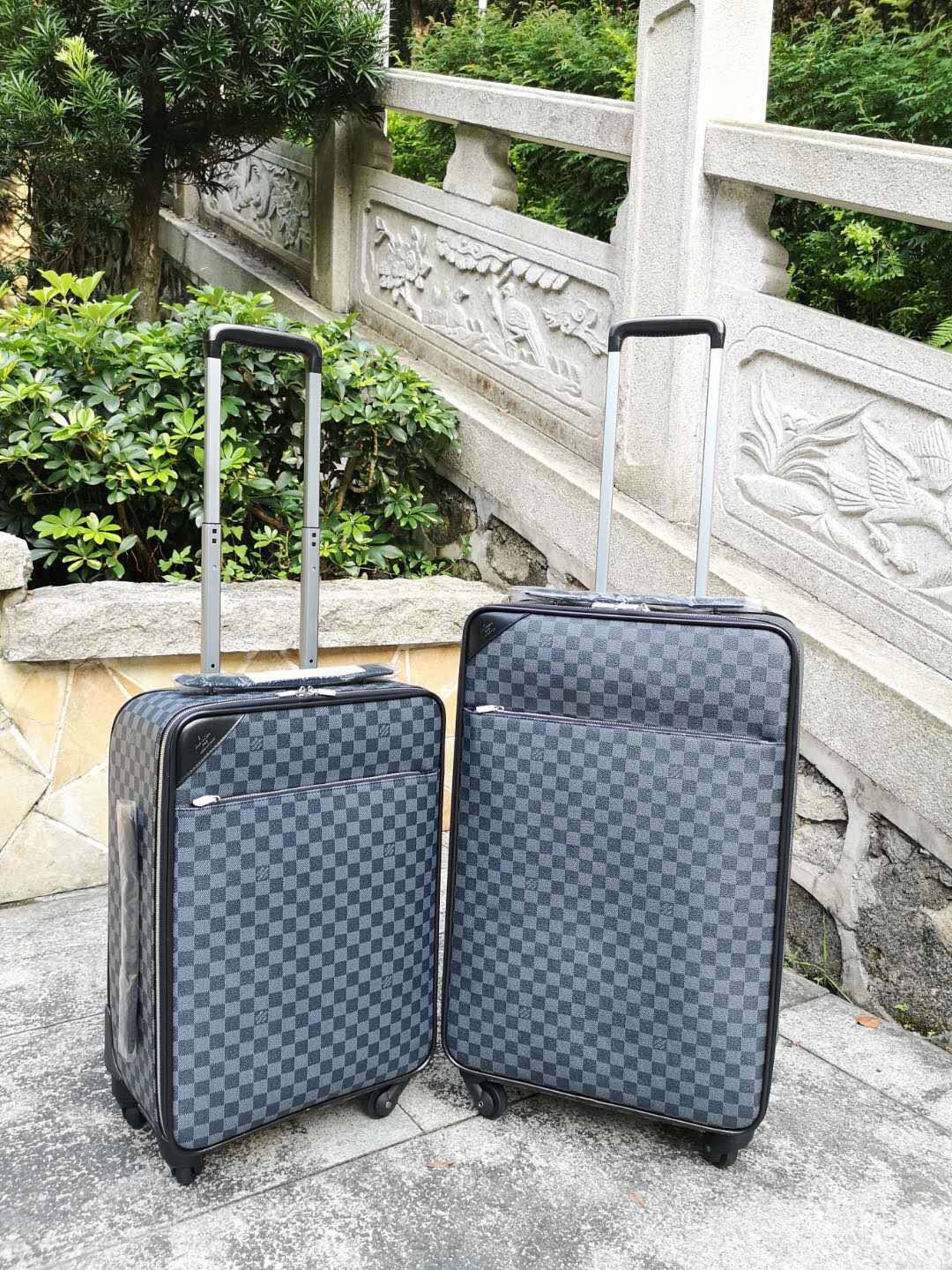 LV luggage-92