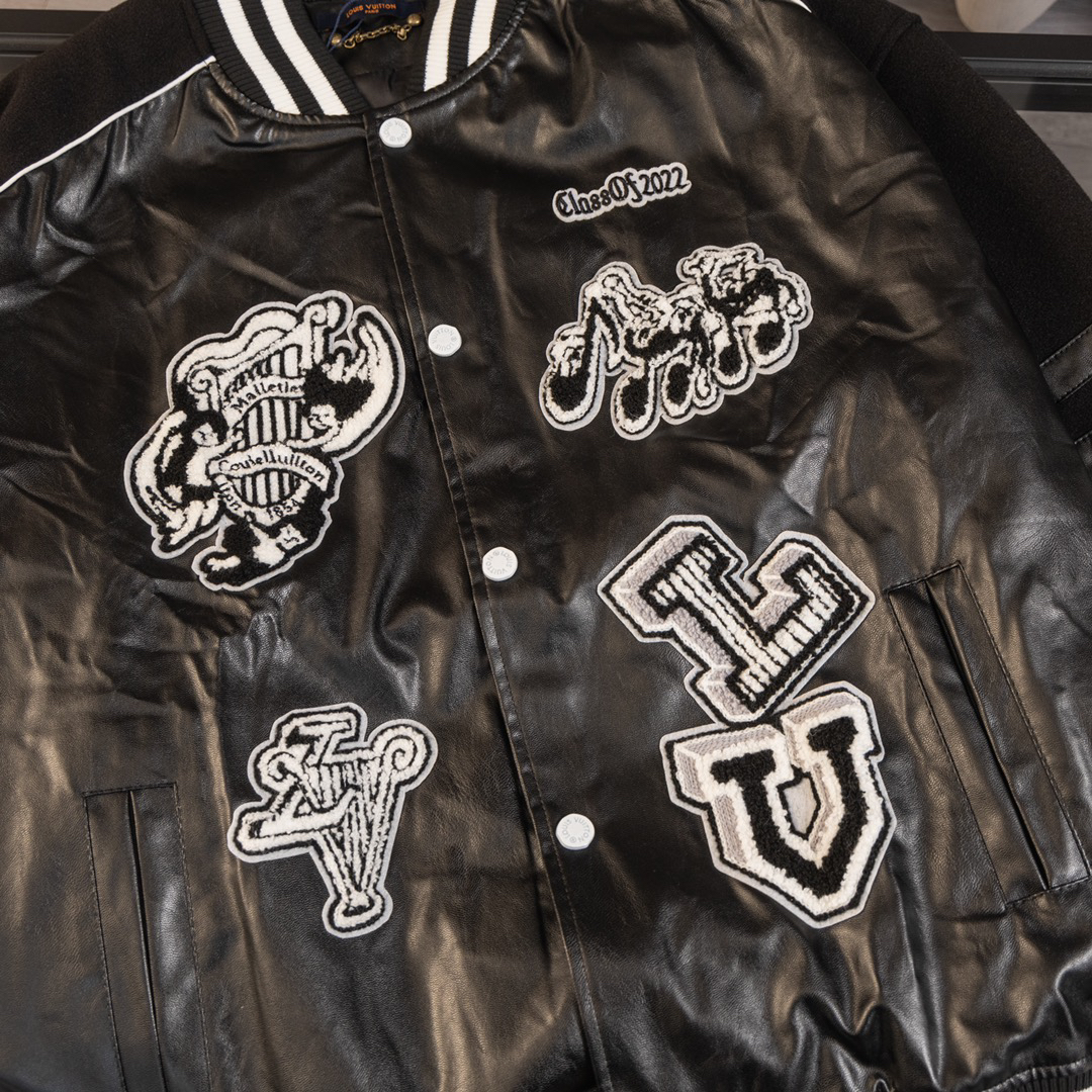 LV Clothing-313