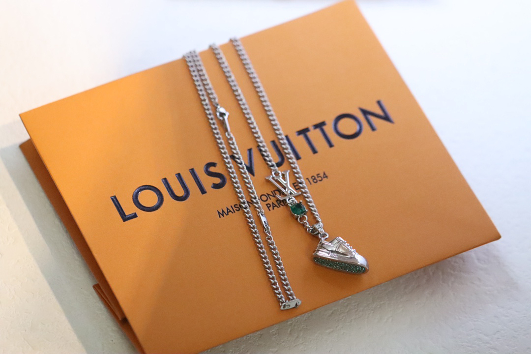 LV necklace-58