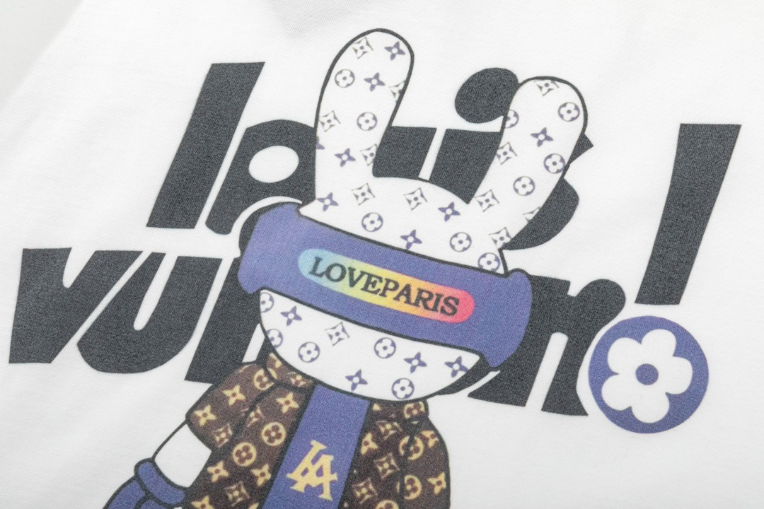 LV clothing-253