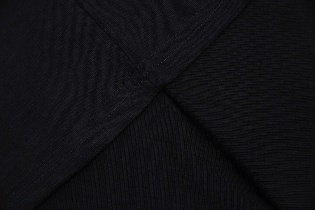 LV clothing-59