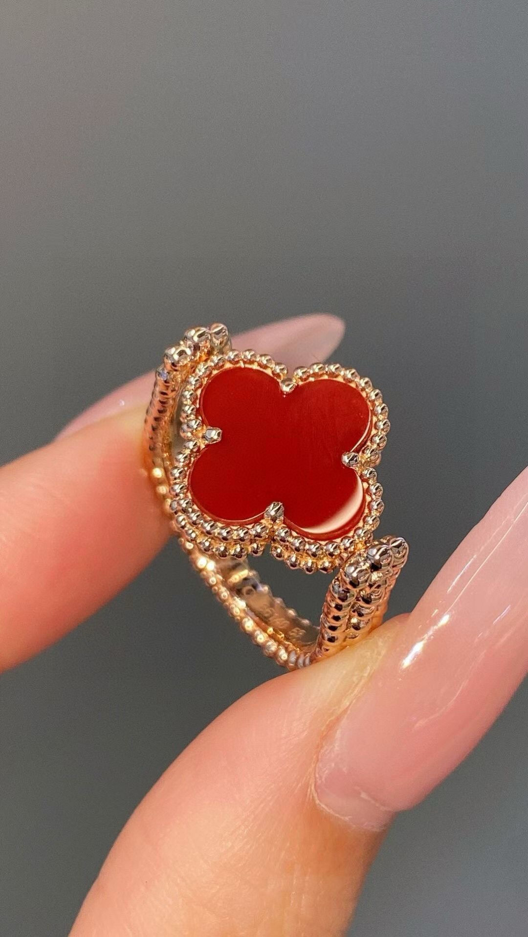 Van Cleef & Arpels ring-97