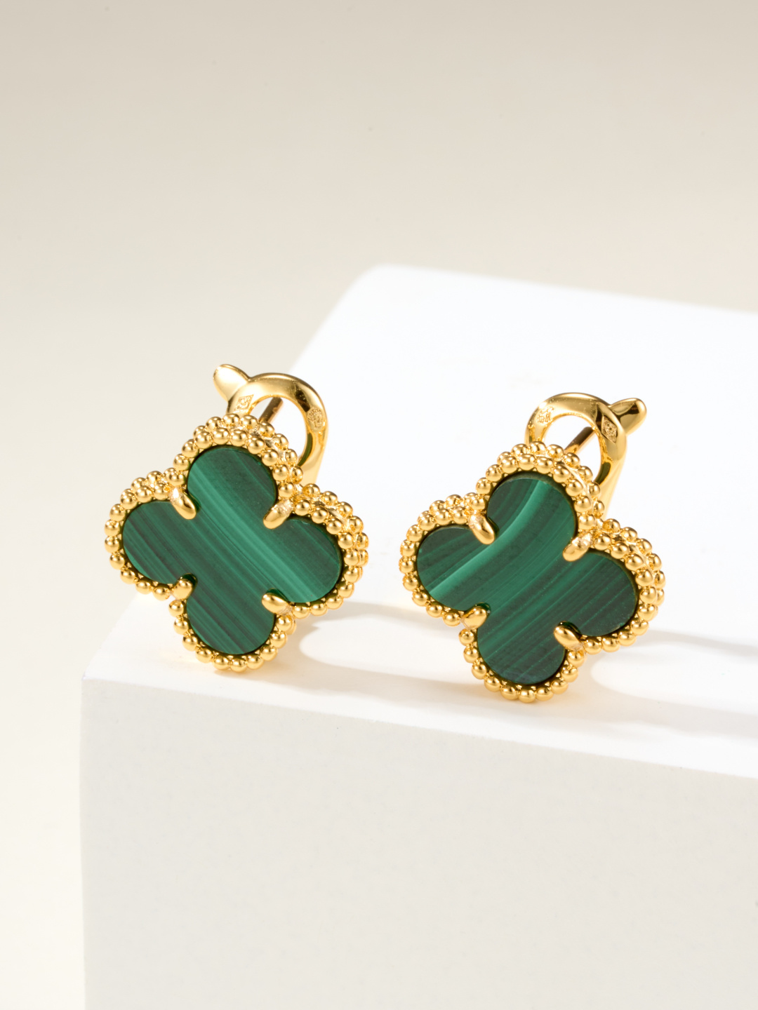 Van Cleef & Arpels earring-20