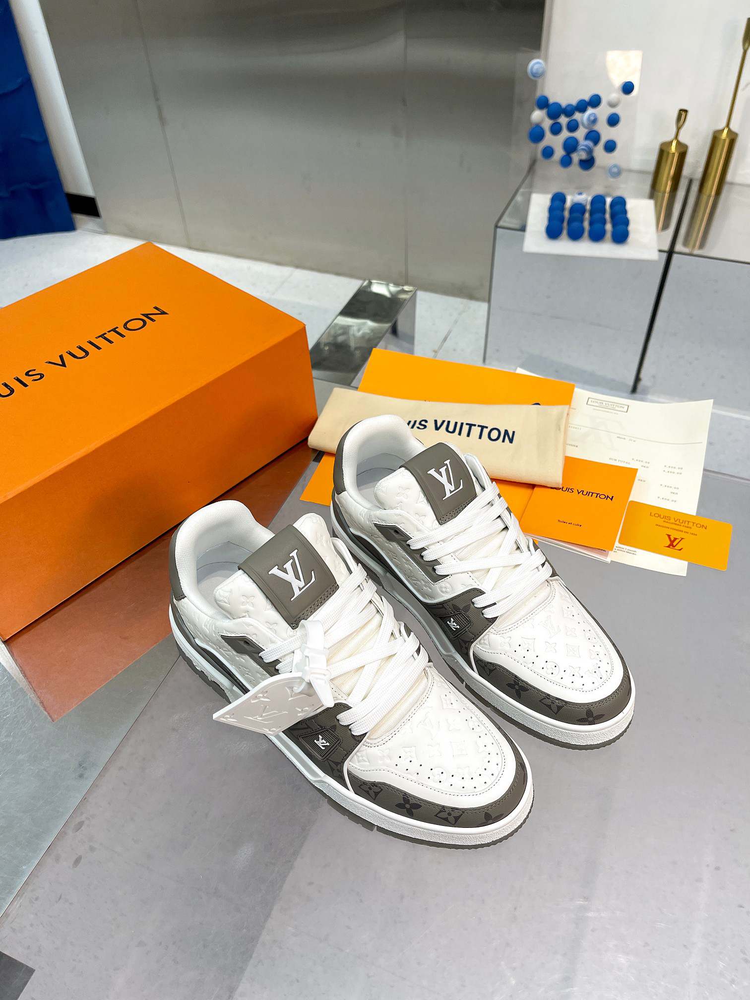 Lv Sneakers-60