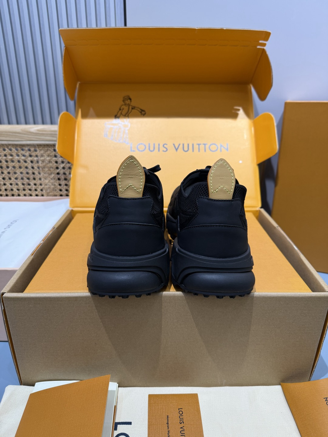 Lv Sneakers-173