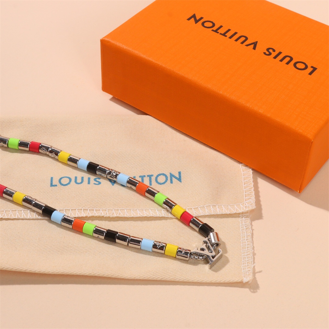 LV necklace-6