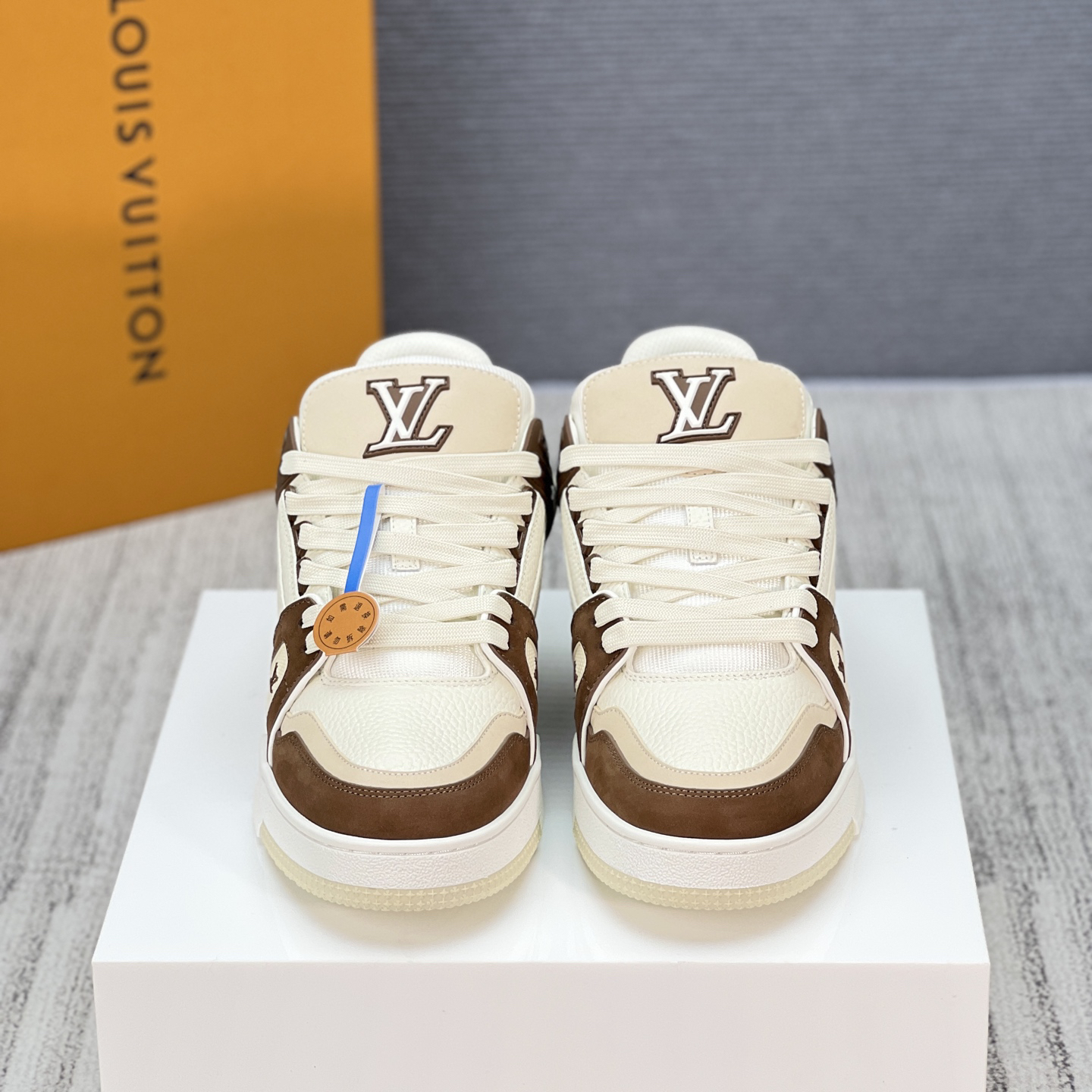 Lv Sneakers-120