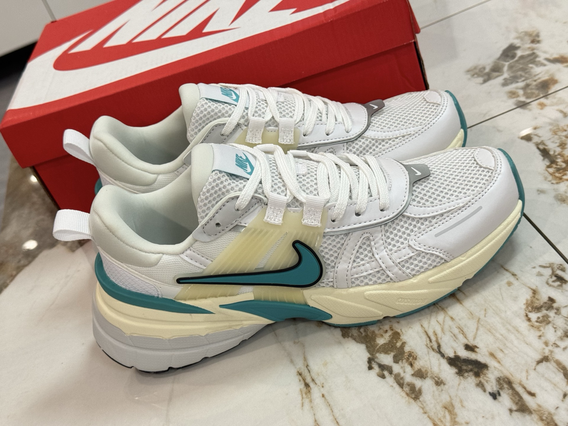 Nike Sneakers-245