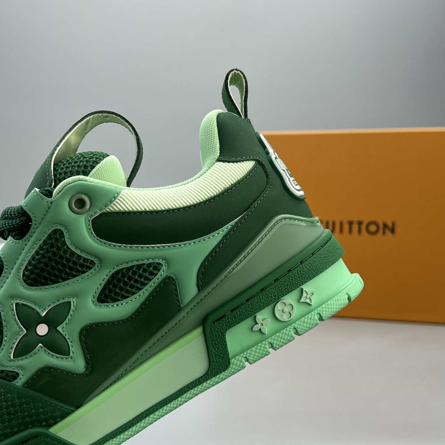 Lv Sneakers-143
