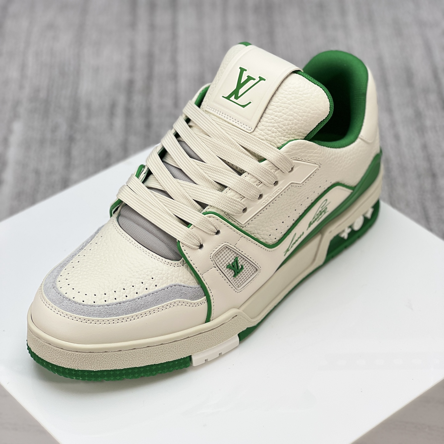 Lv Sneakers-150