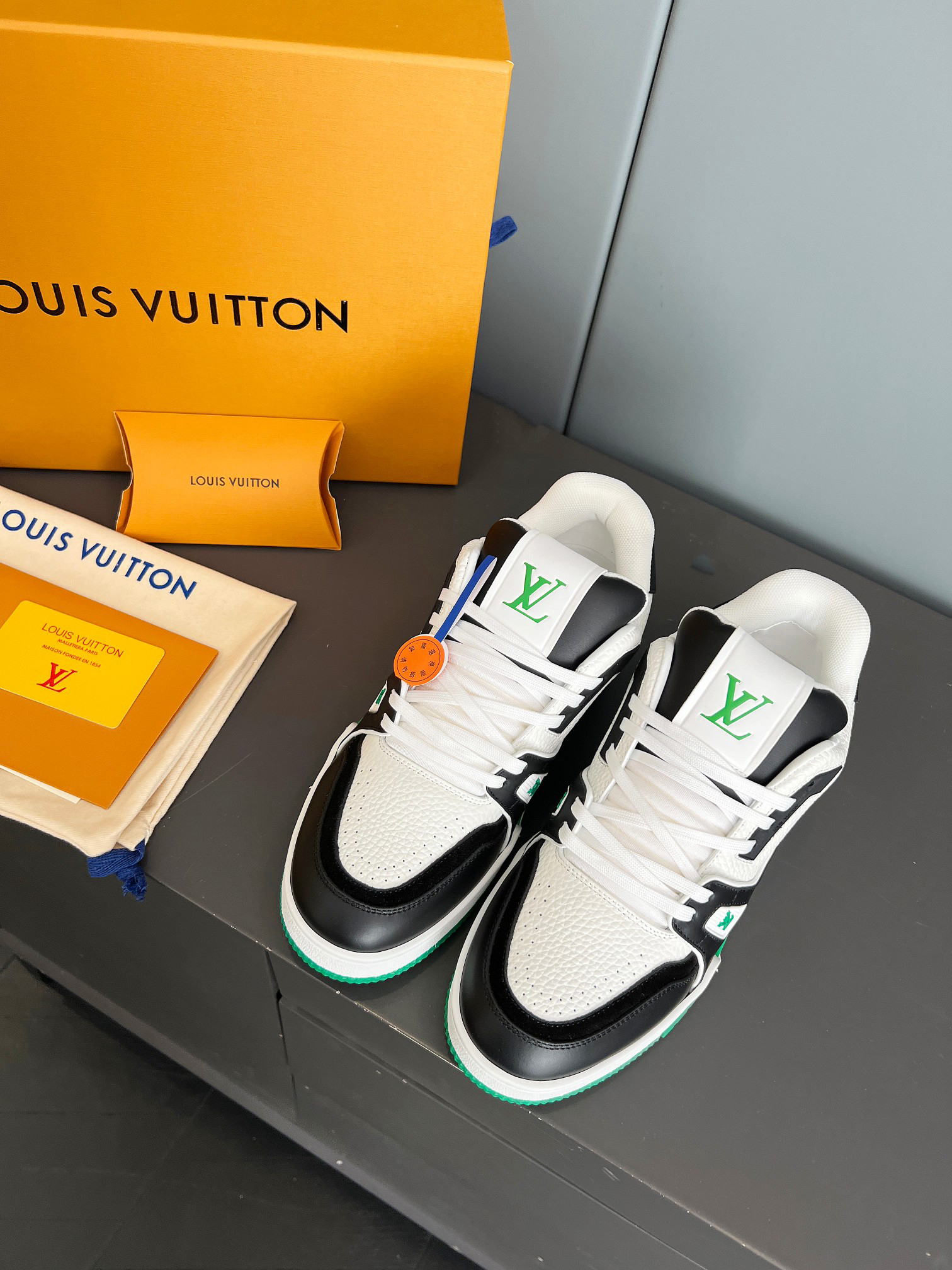 Lv Sneakers-65