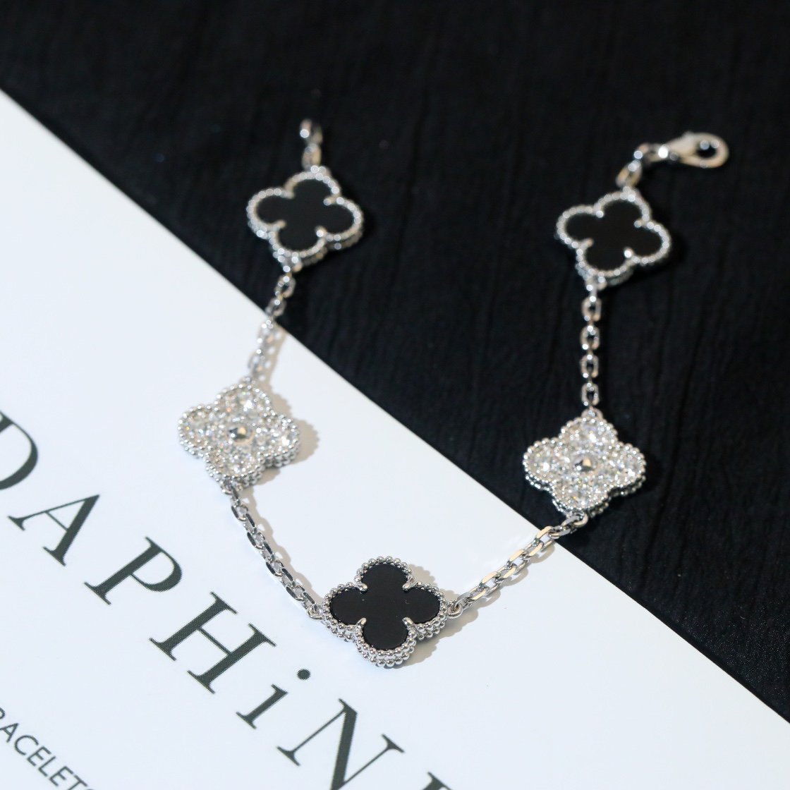 Van Cleef & Arpels Bracelet-71