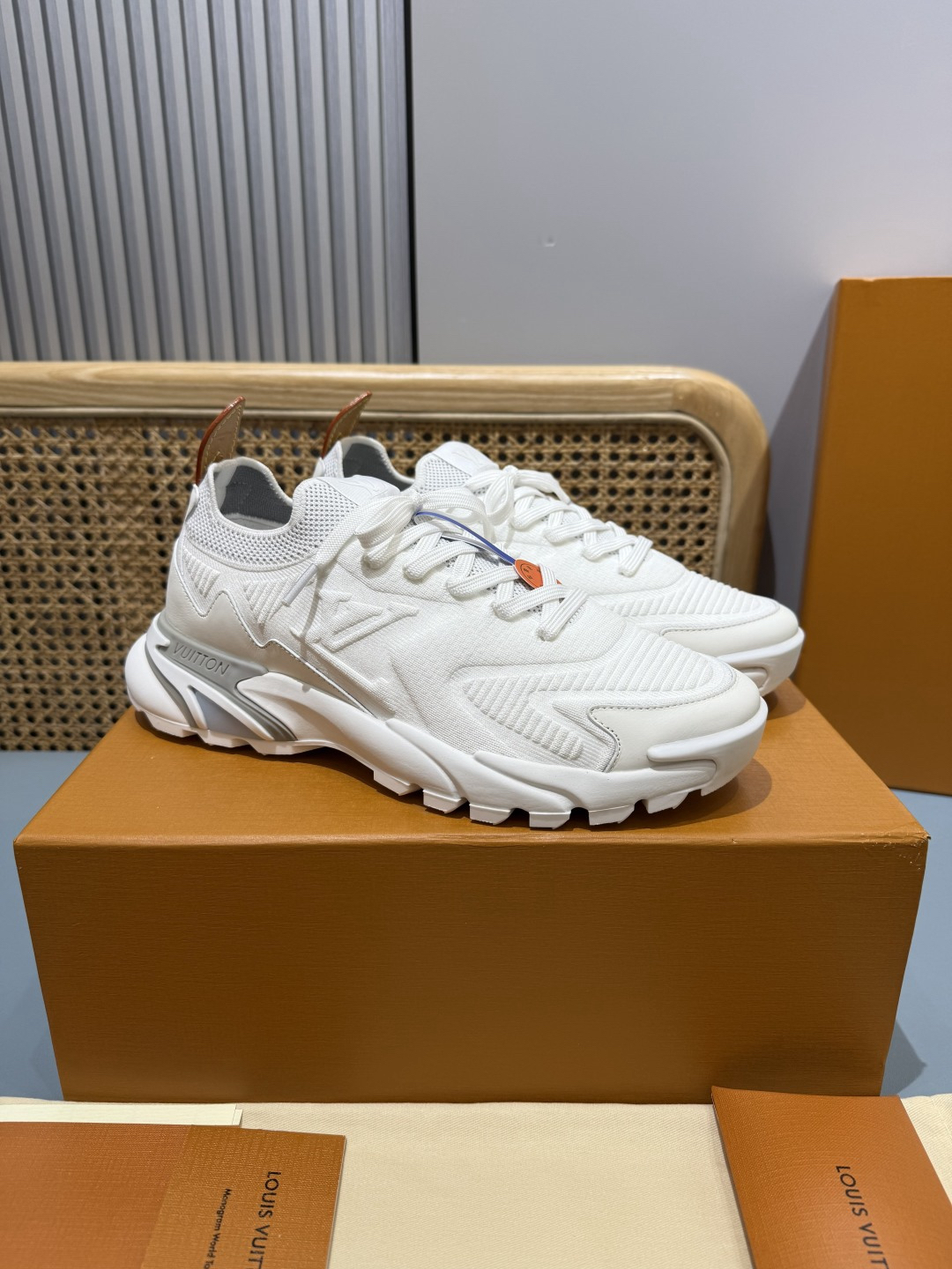 Lv Sneakers-168
