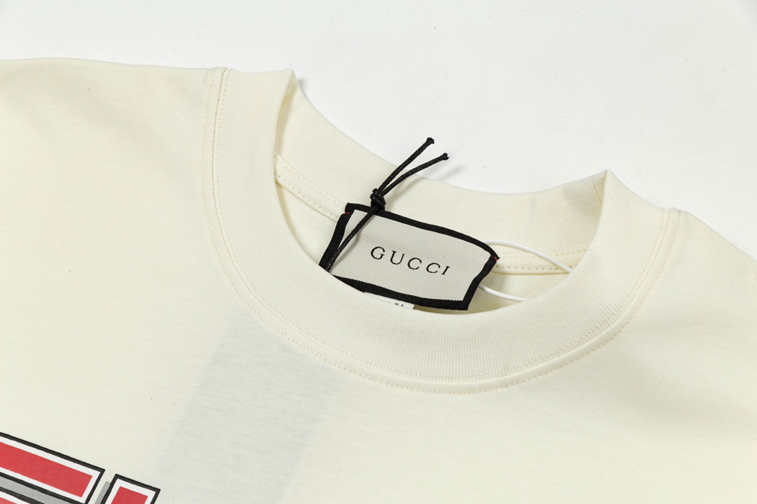 Gucci clothing-74
