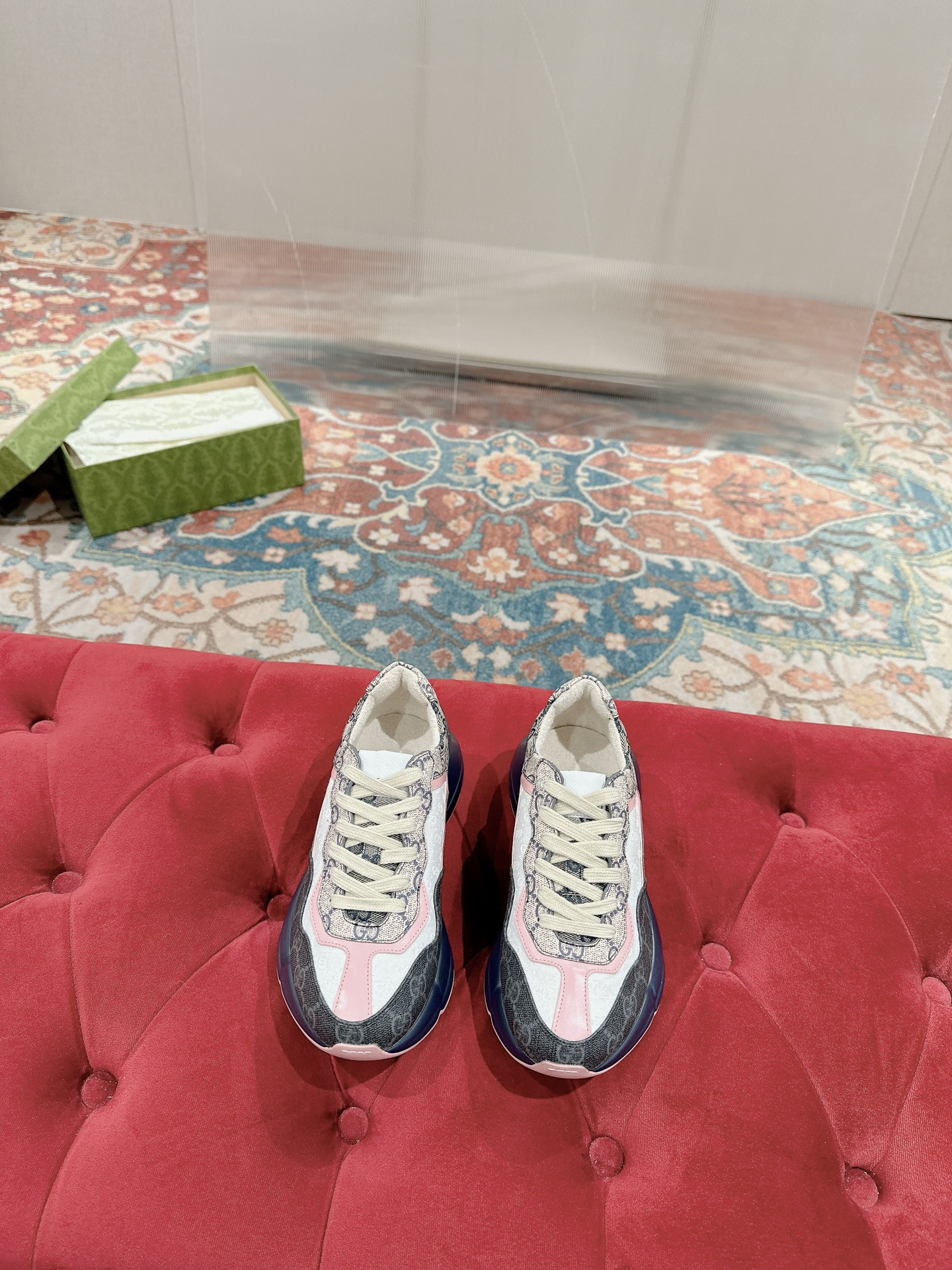 Gucci Sneakers-243