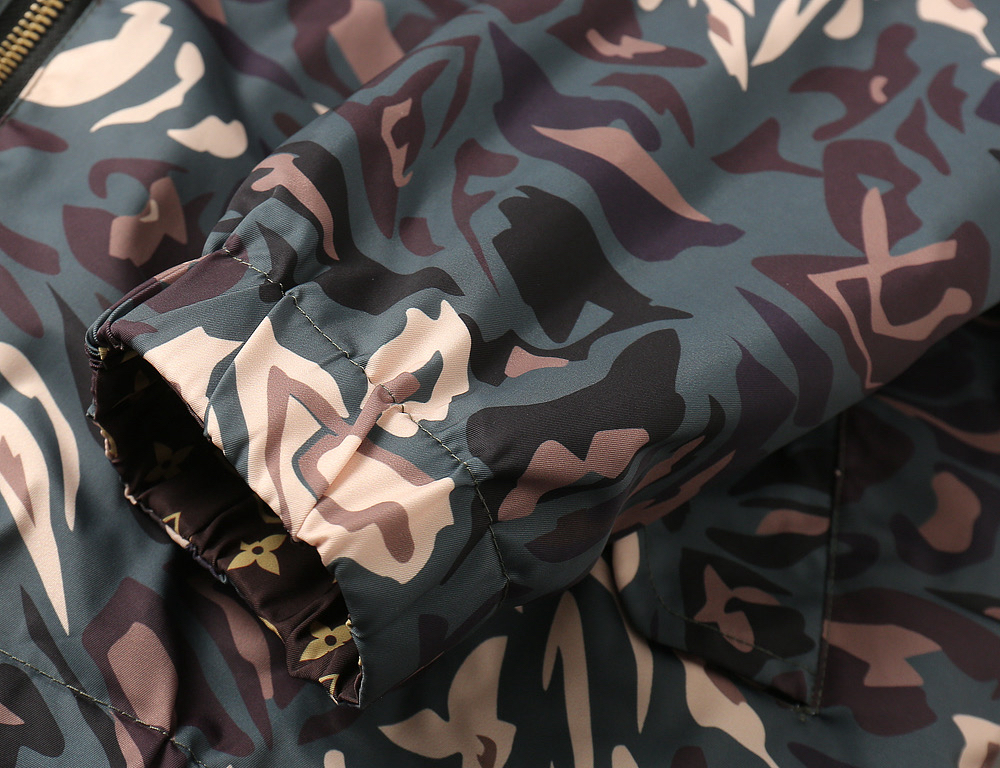 LV Clothing-261