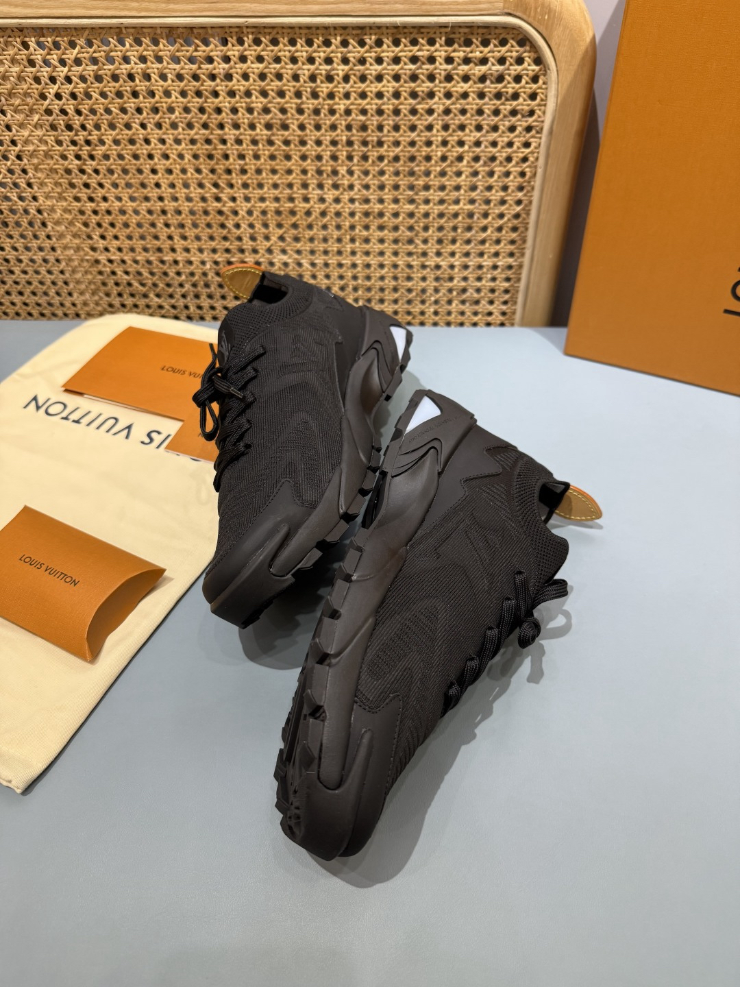Lv Sneakers-170
