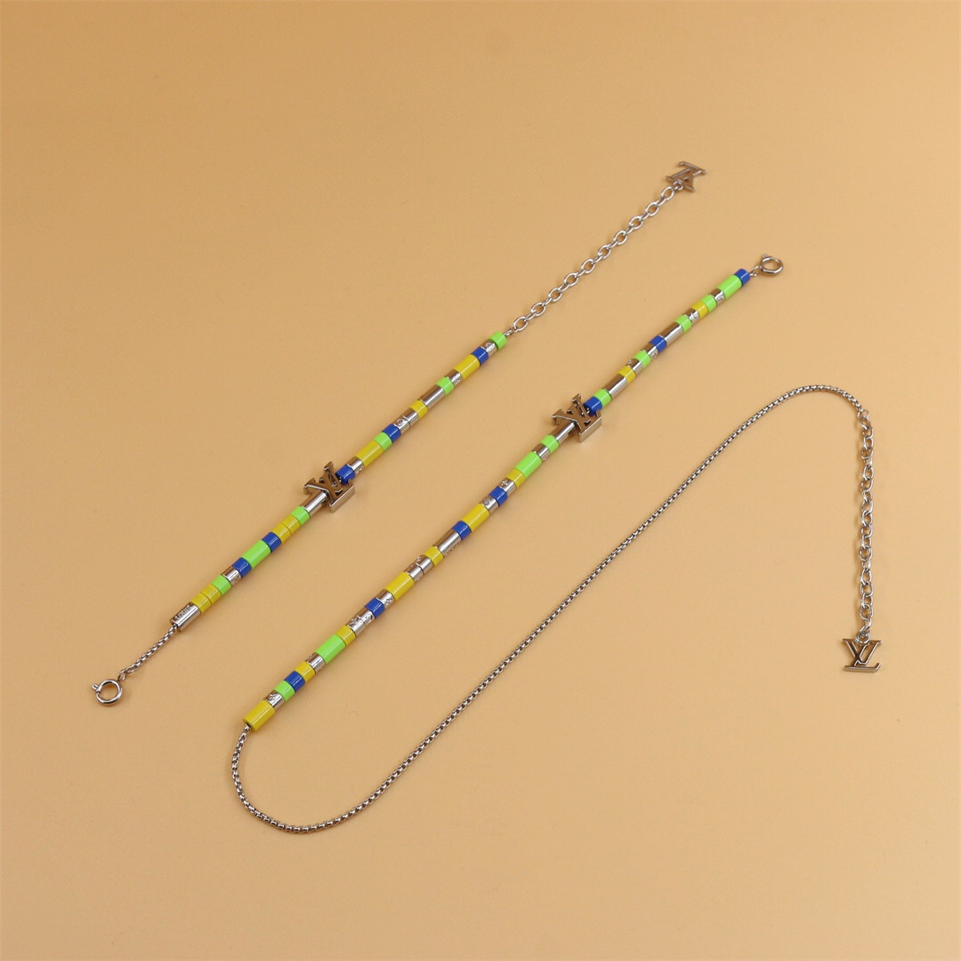 LV necklace-3