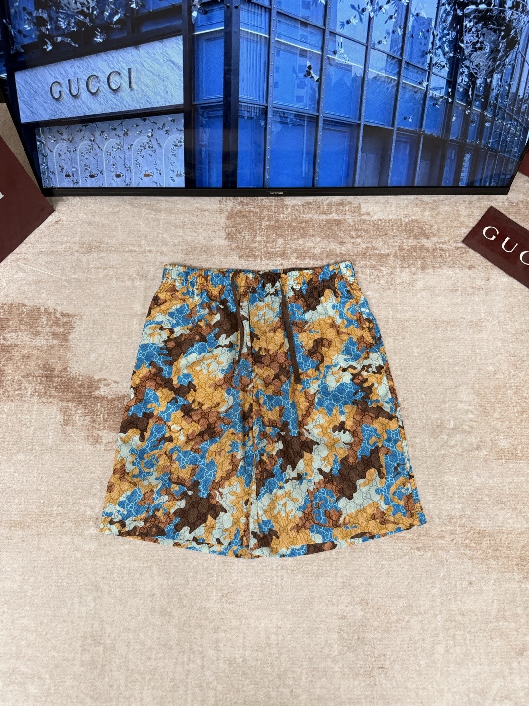 Gucci clothing-9