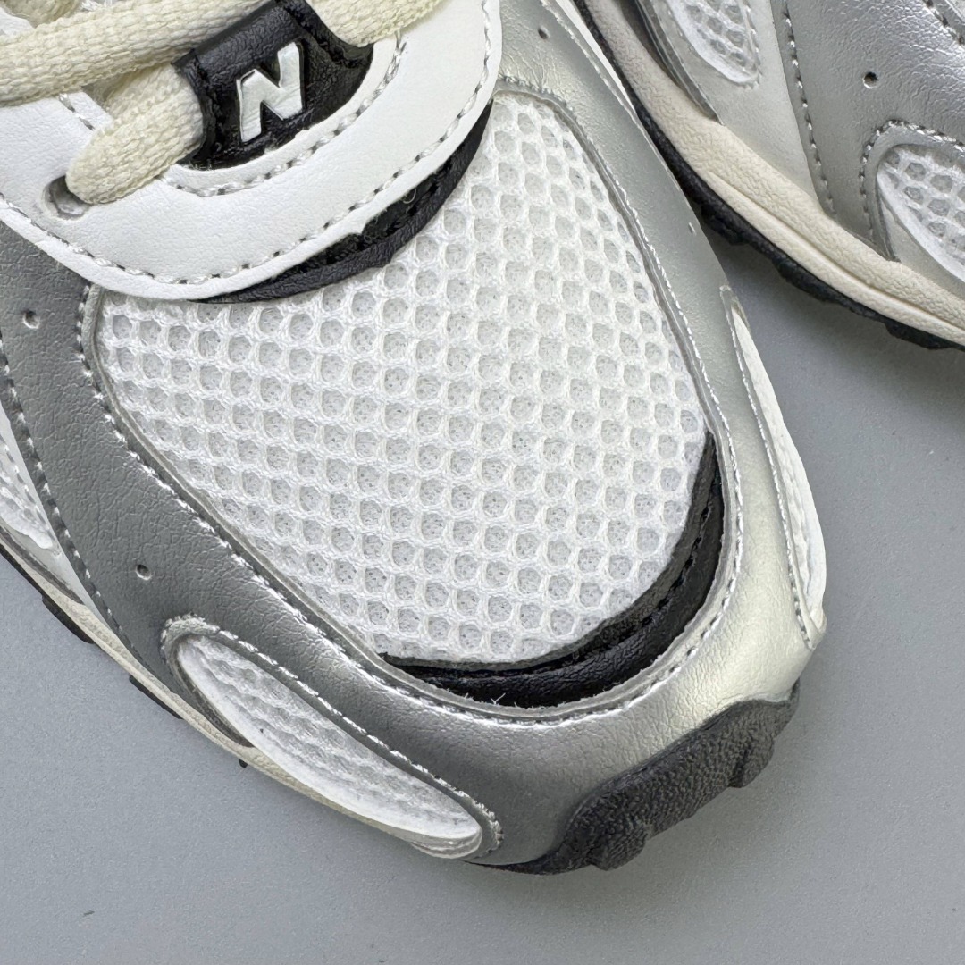 New Balance Sneakers-16