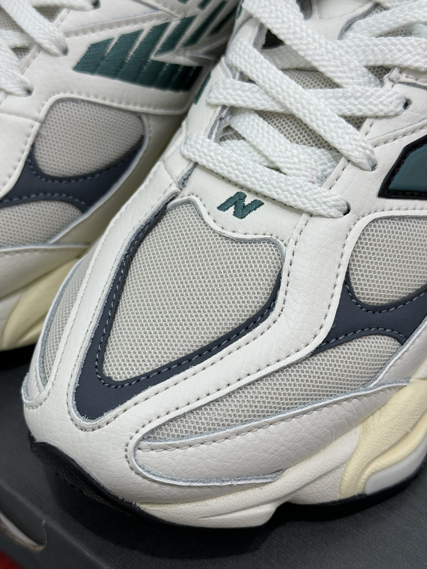 New Balance Sneakers-182