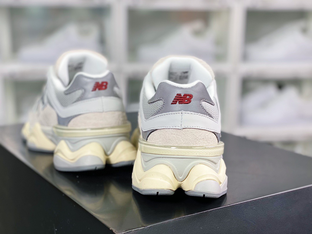 New Balance Sneakers-105