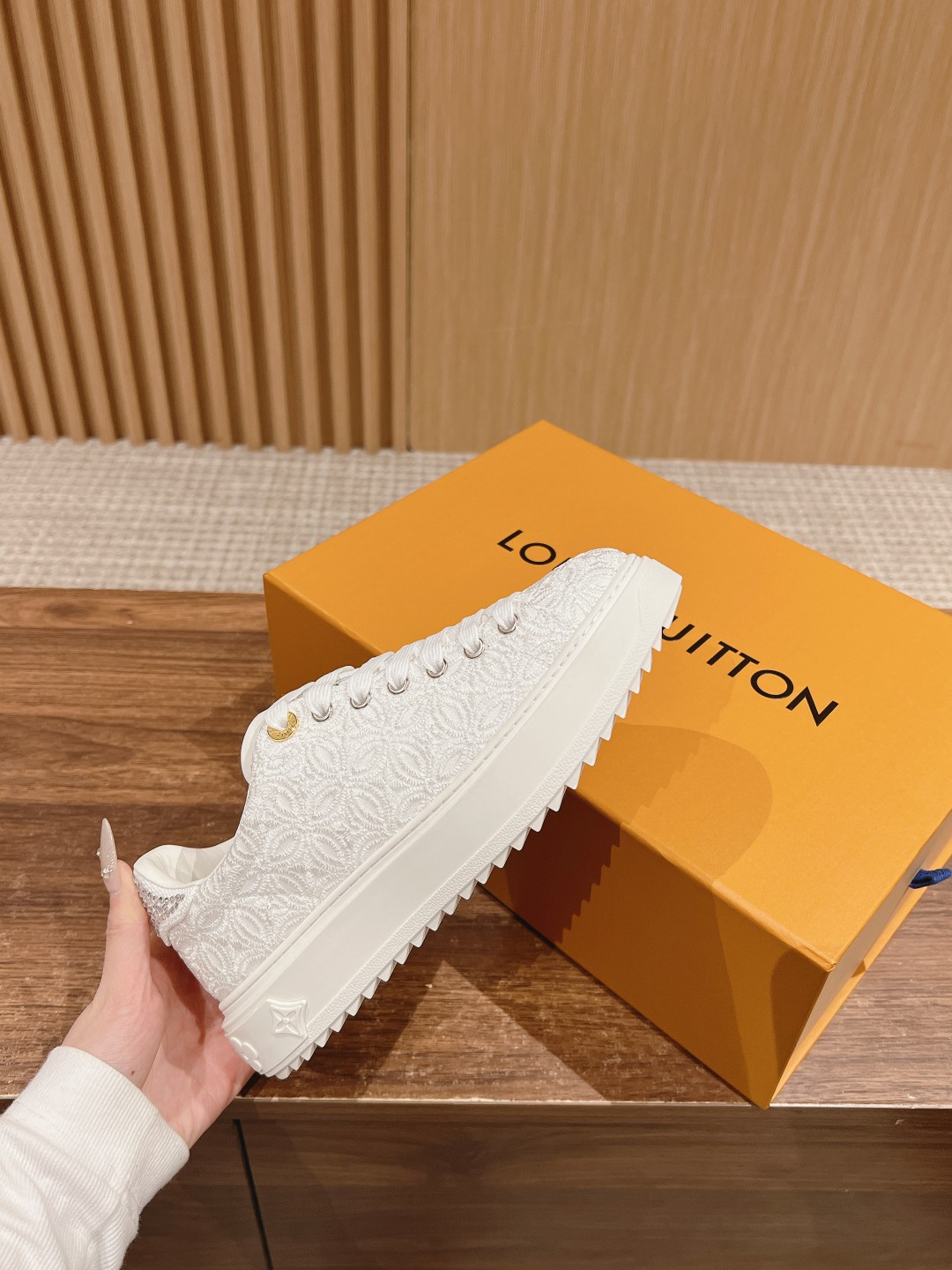 Lv Sneakers-105