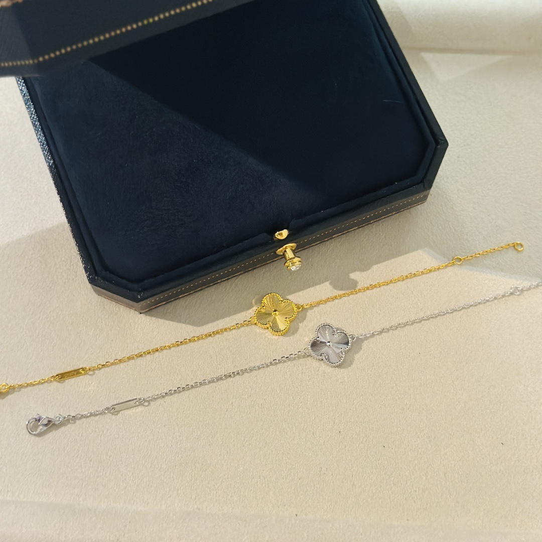 Van Cleef & Arpels Bracelet-29