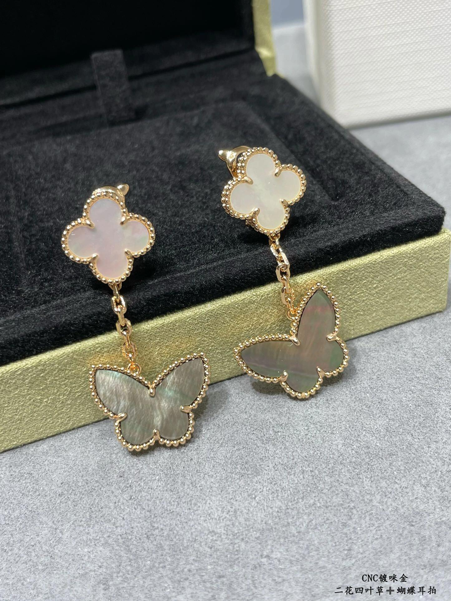 Van Cleef & Arpels earring-30