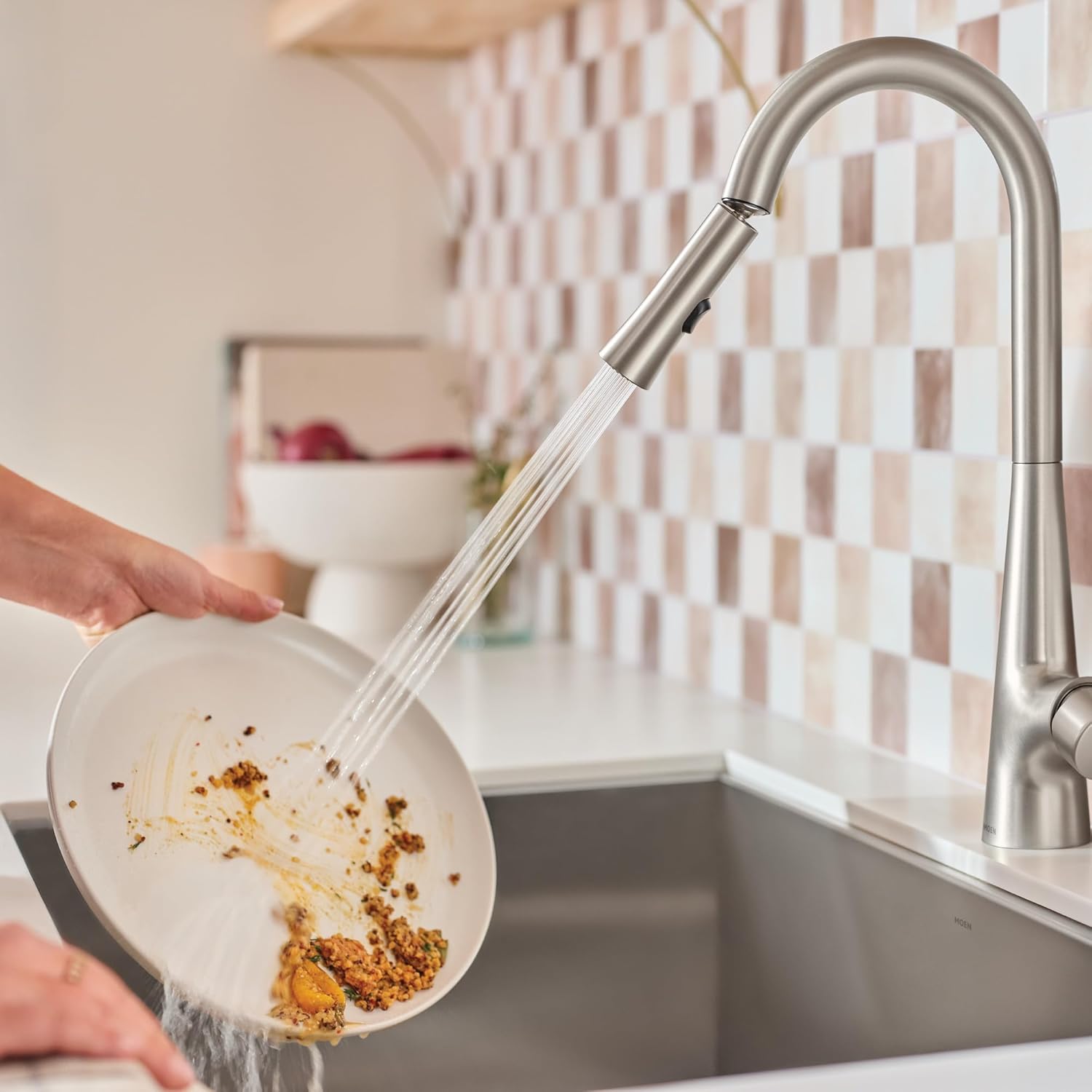 Moen Ronan Spot Resist Stainless Pulldown Kitchen Faucet with SwivelControl™ Wand and Power Clean™ Technology 87918SRS