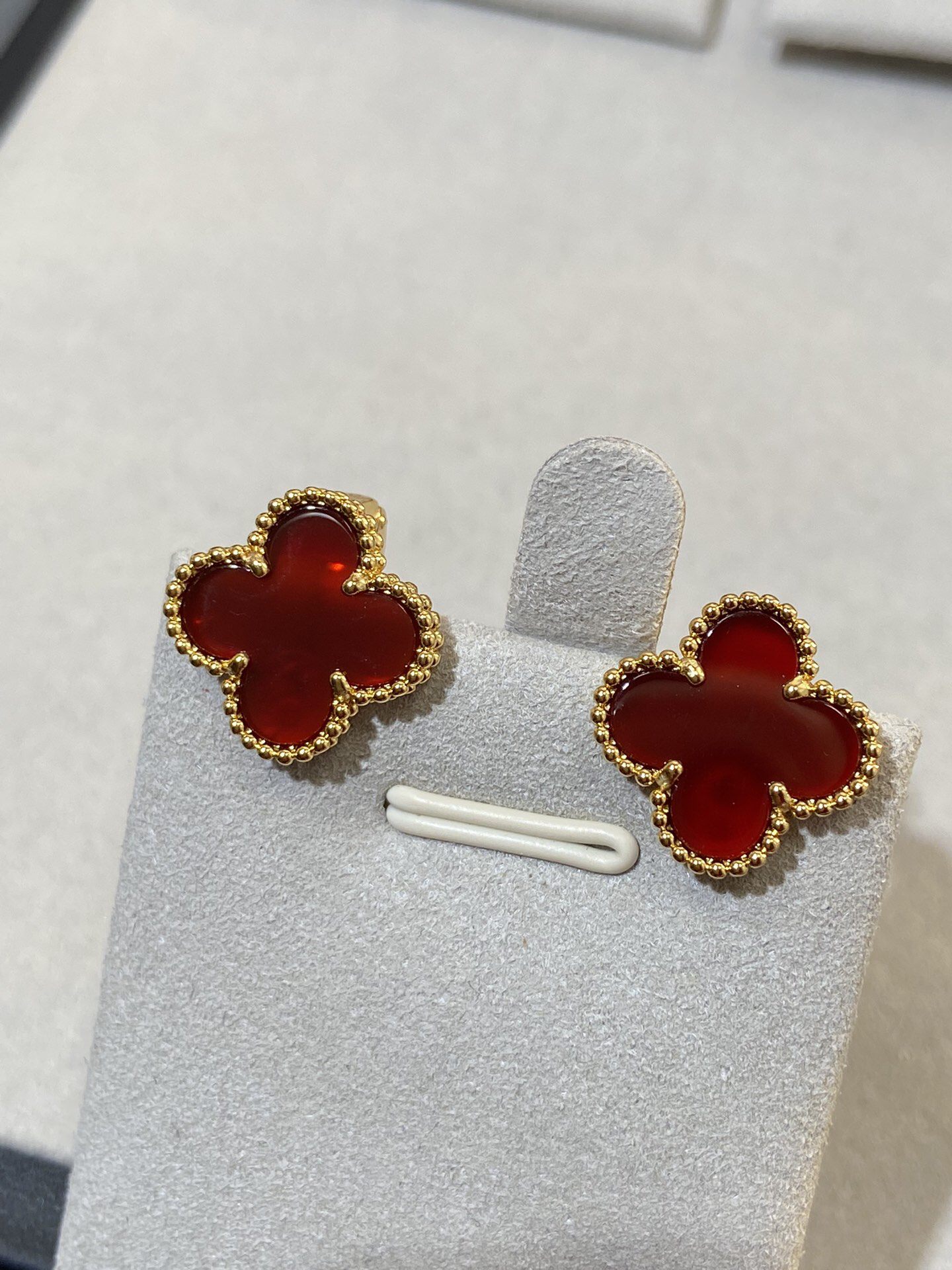 Van Cleef & Arpels earring-1