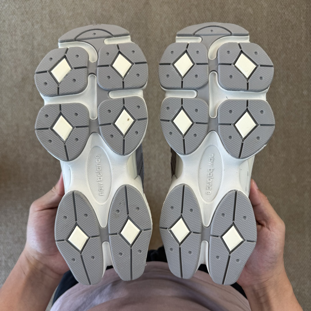 New Balance Sneakers-230