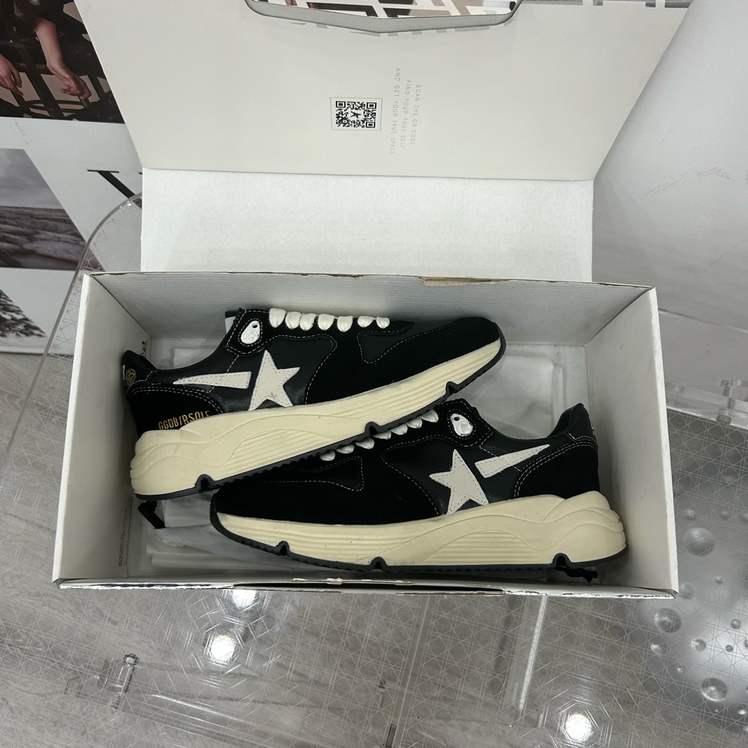 Golden Goose Sneakers-84