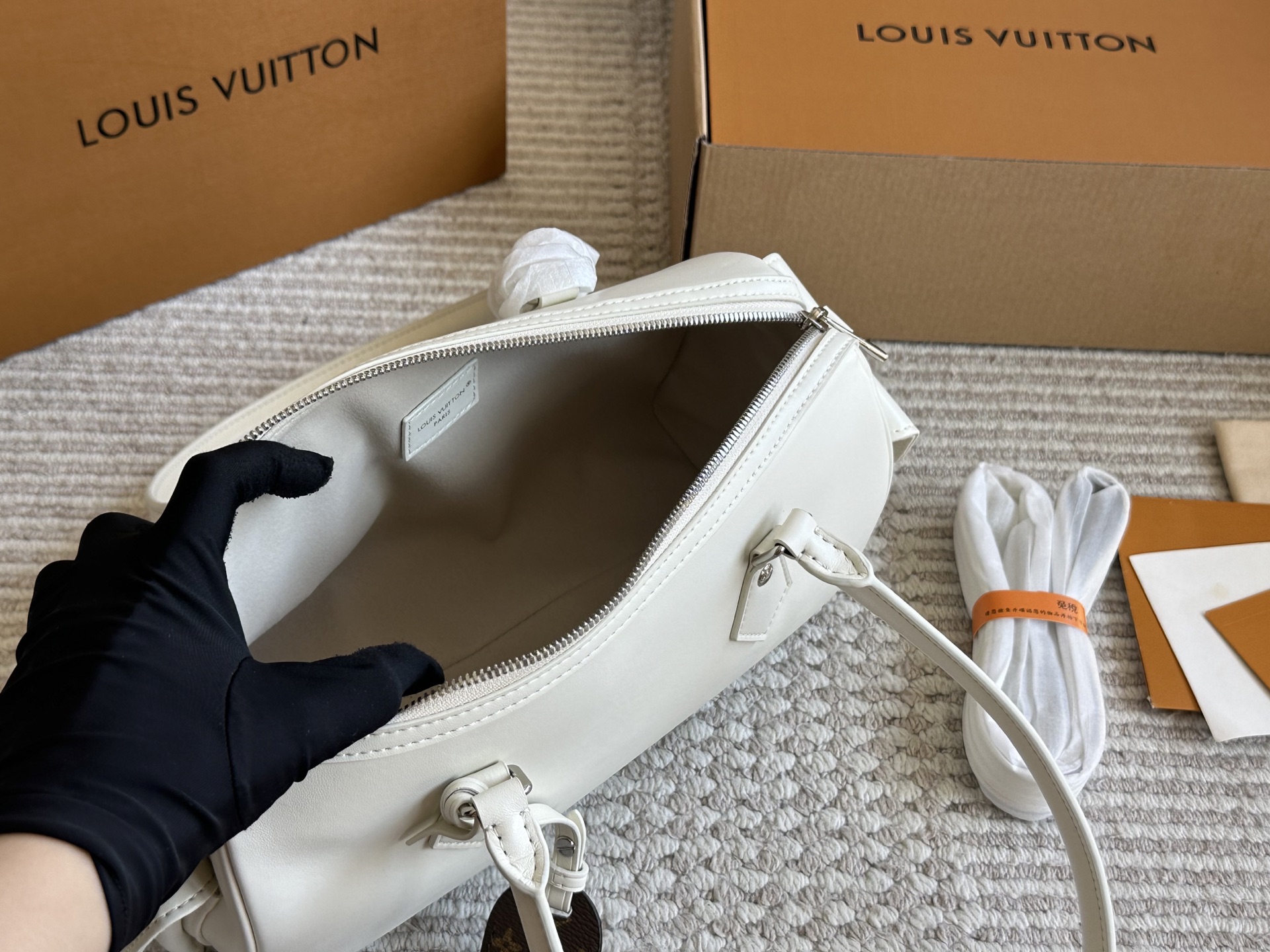 Louis Vuitton Hot New Product-17