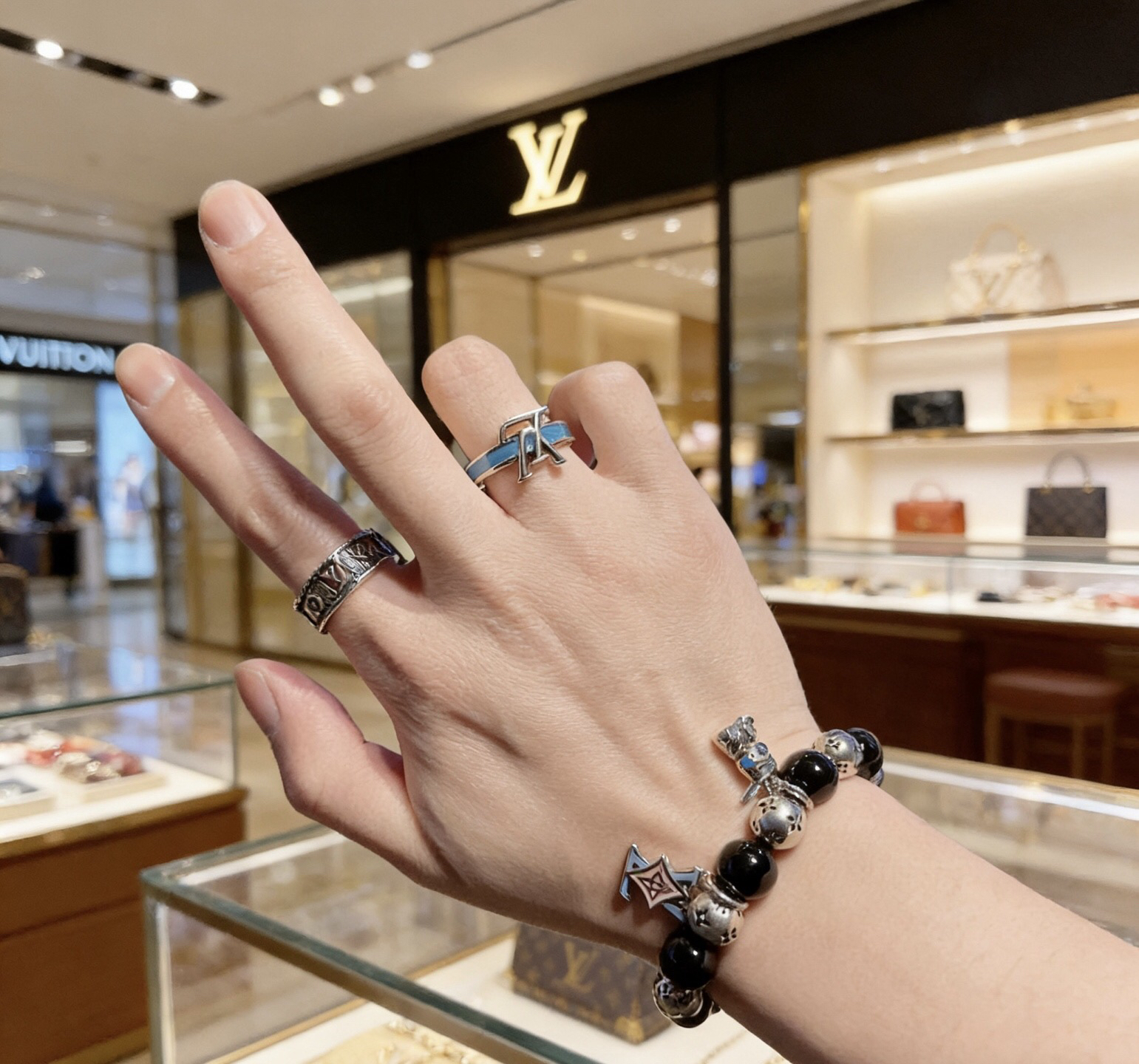 LV ring-6