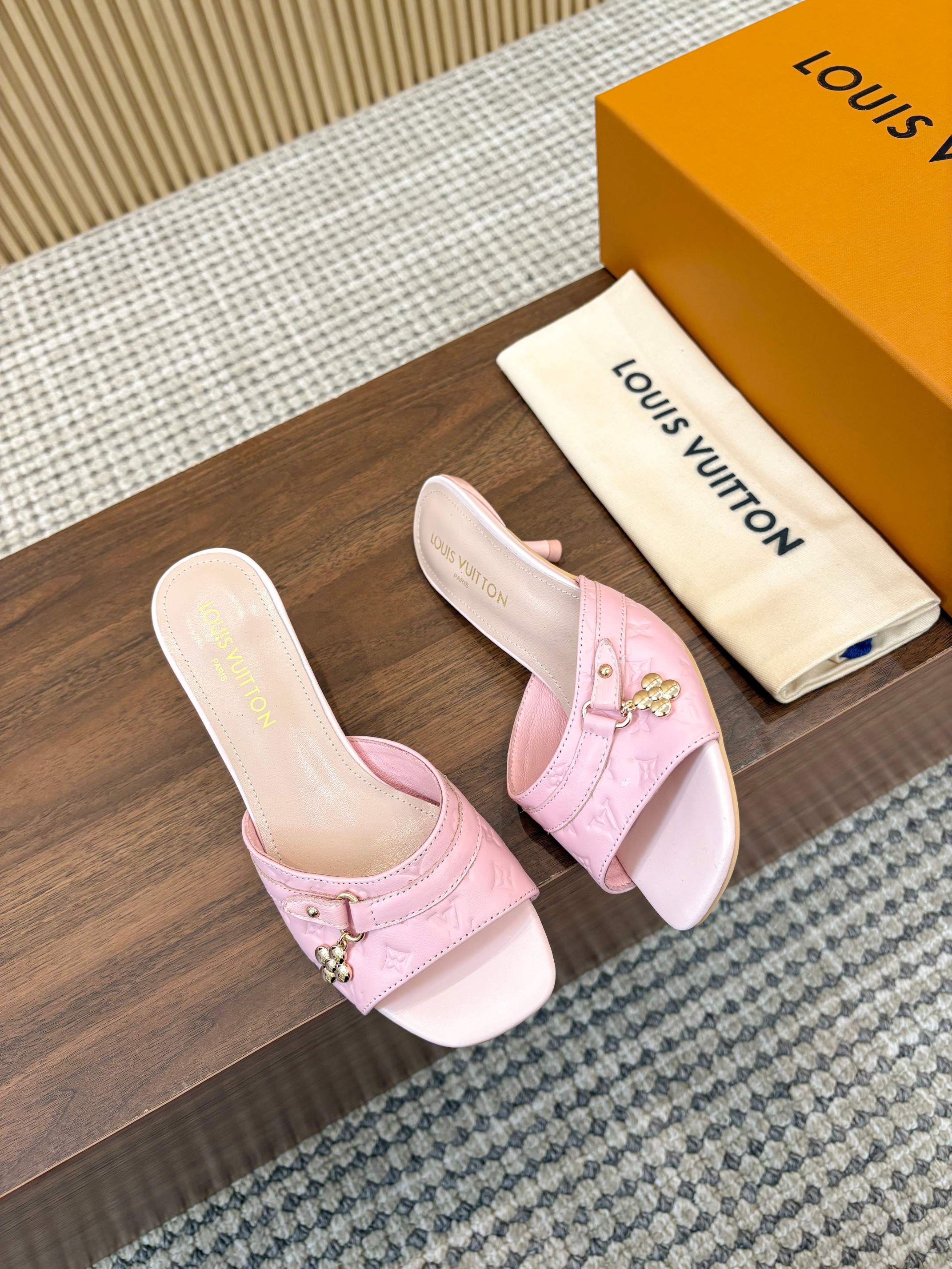 LV Summer footwear