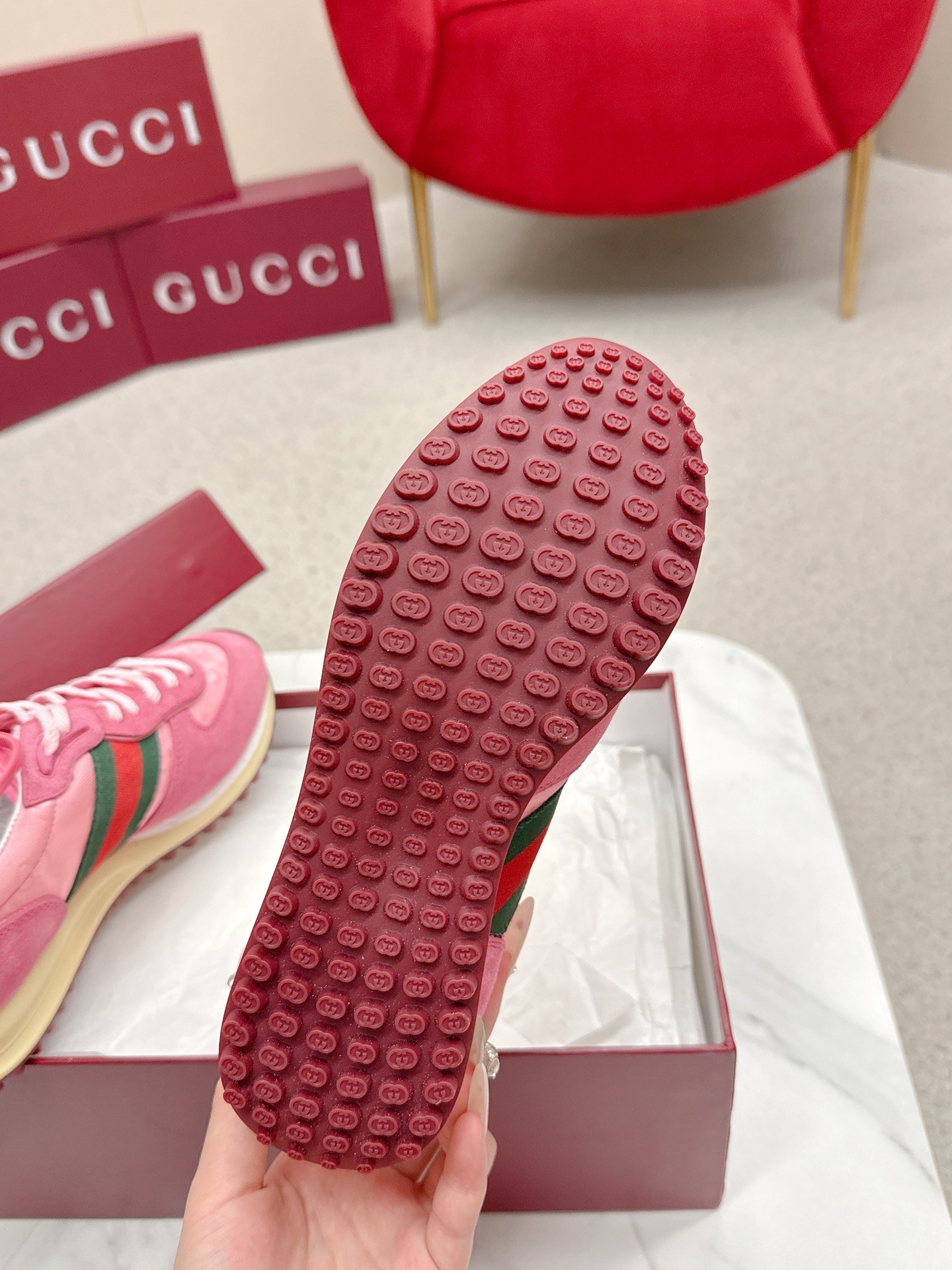 Gucci Sneakers-240