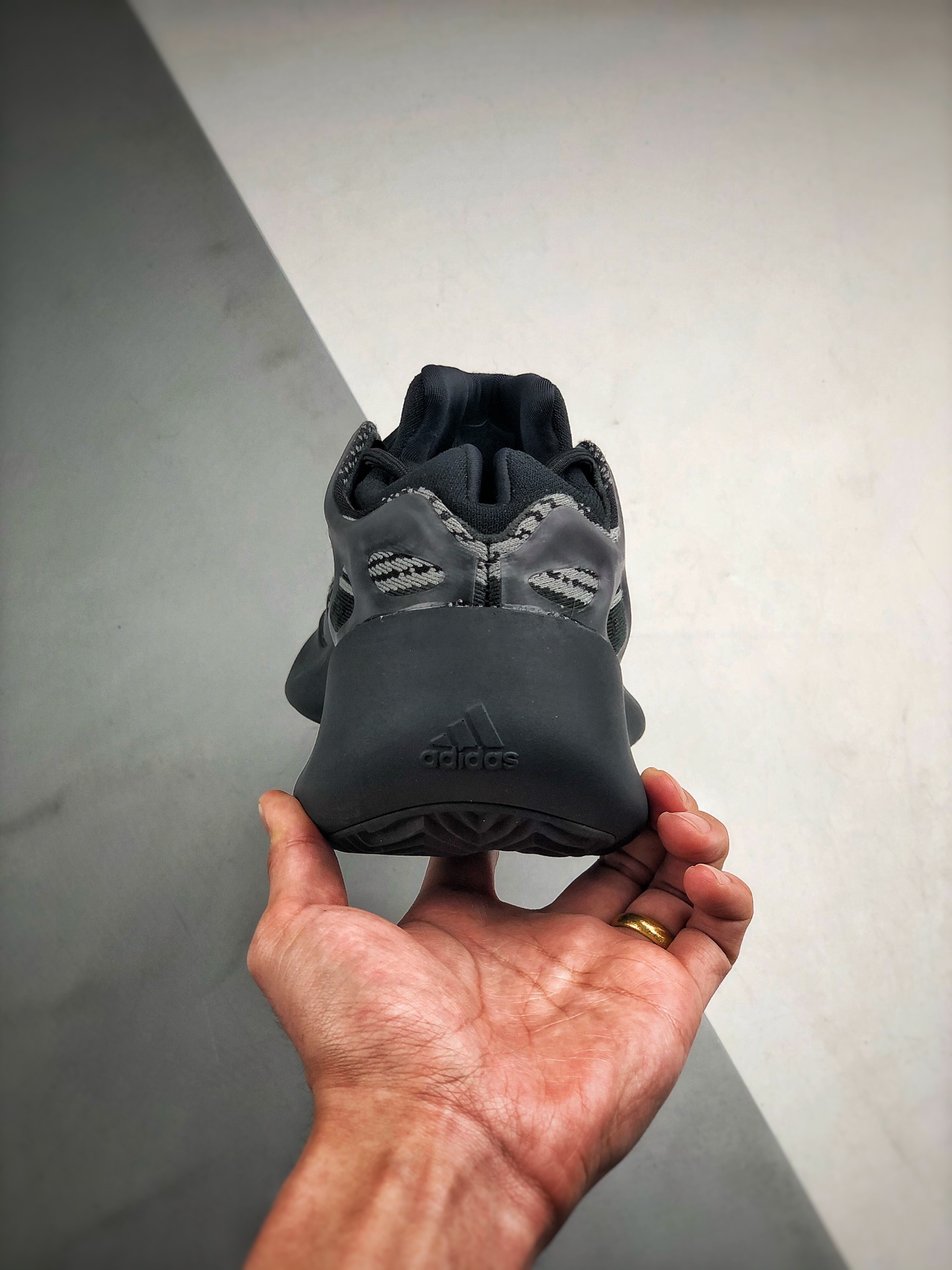 Adidas Sneakers-101