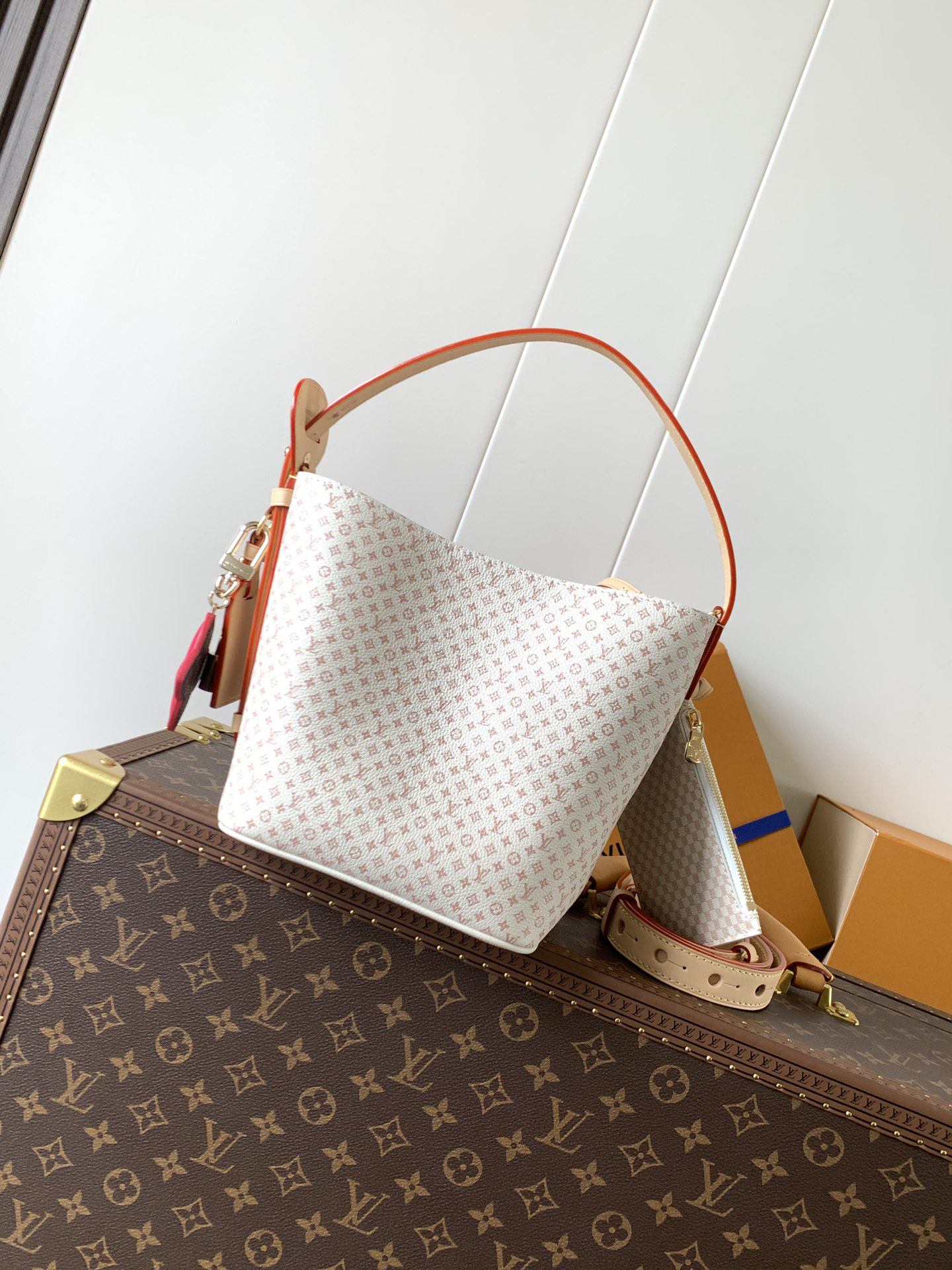 Louis Vuitton Hot New Product-199
