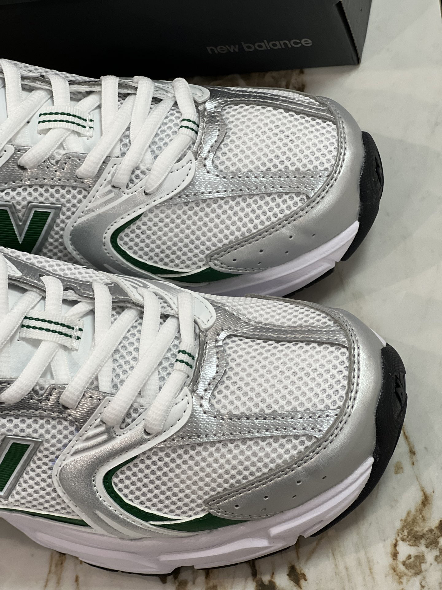 New Balance Sneakers-140