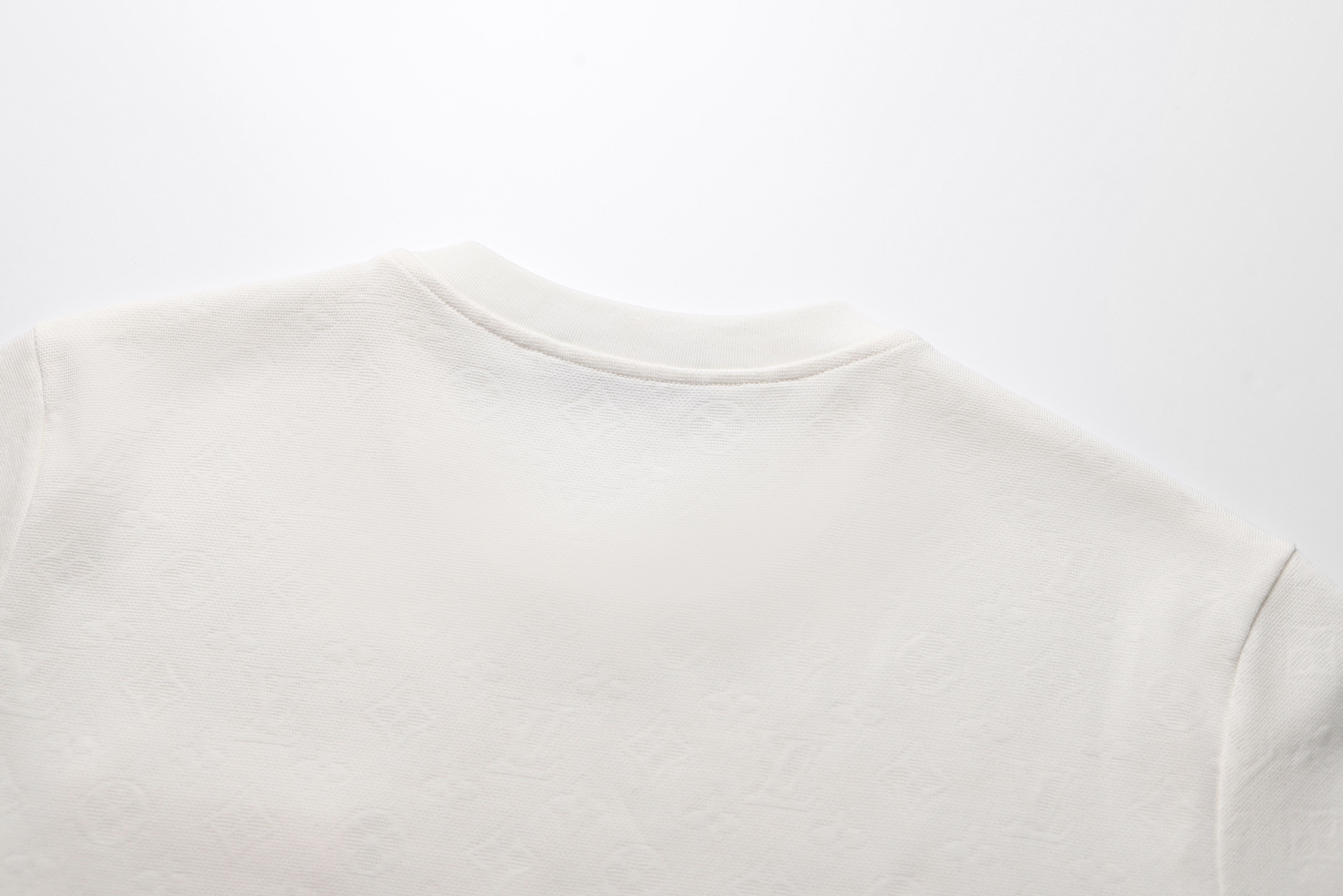LV clothing-216